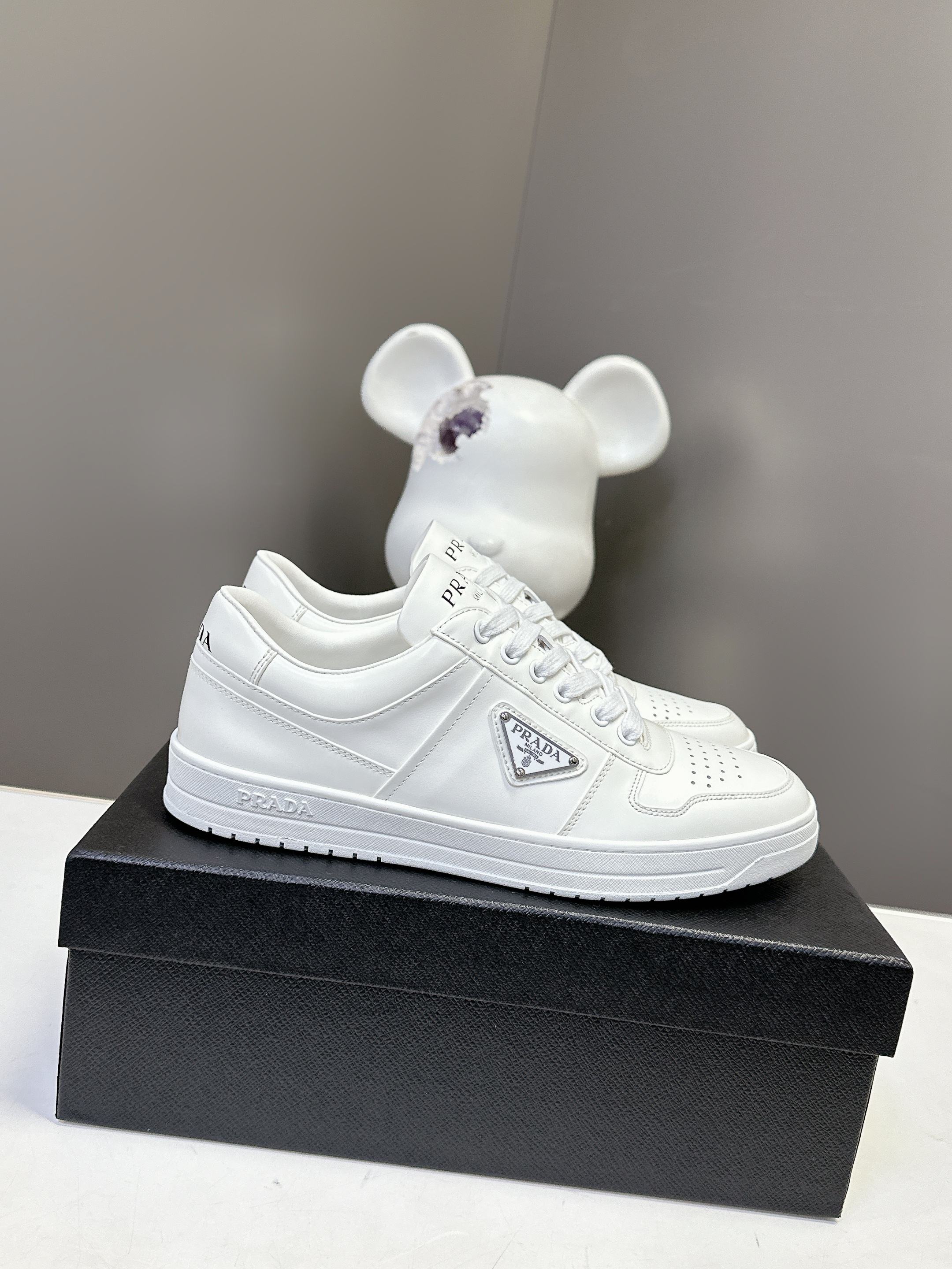 Luxury Shoes Prada Unisex
