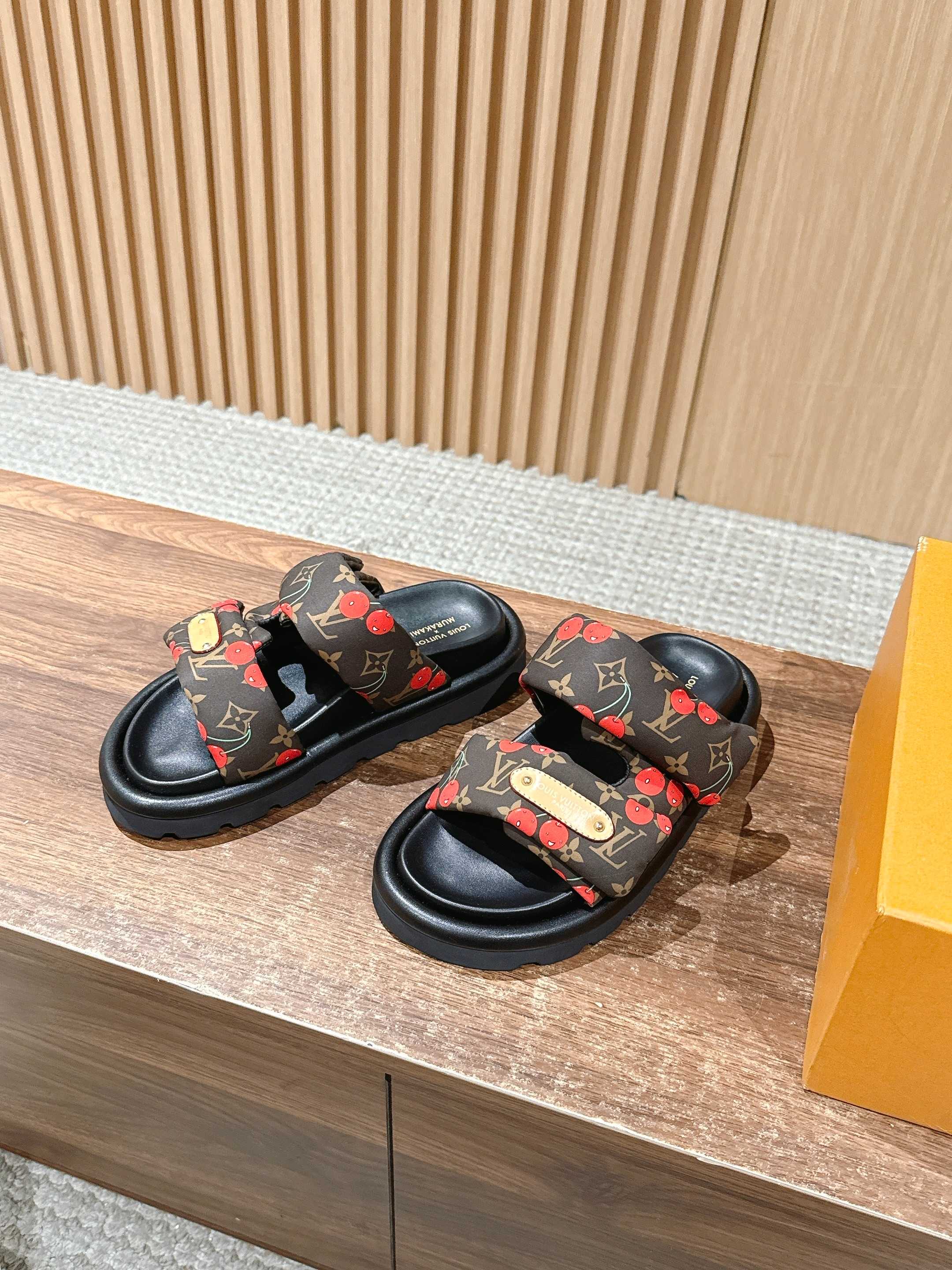 Luxury Shoes Louis Vuitton Sandals