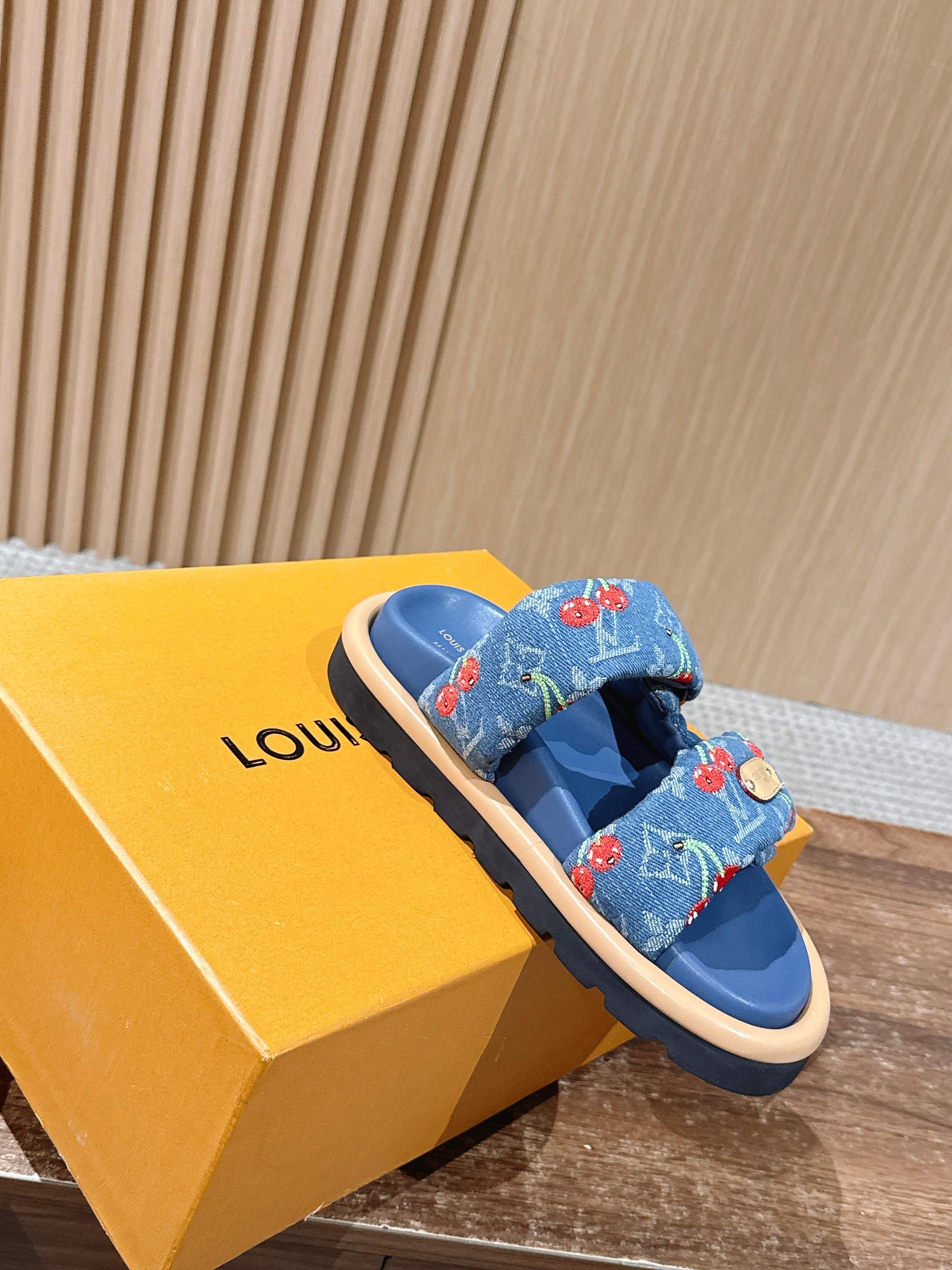 Luxury Shoes Louis Vuitton Sandals