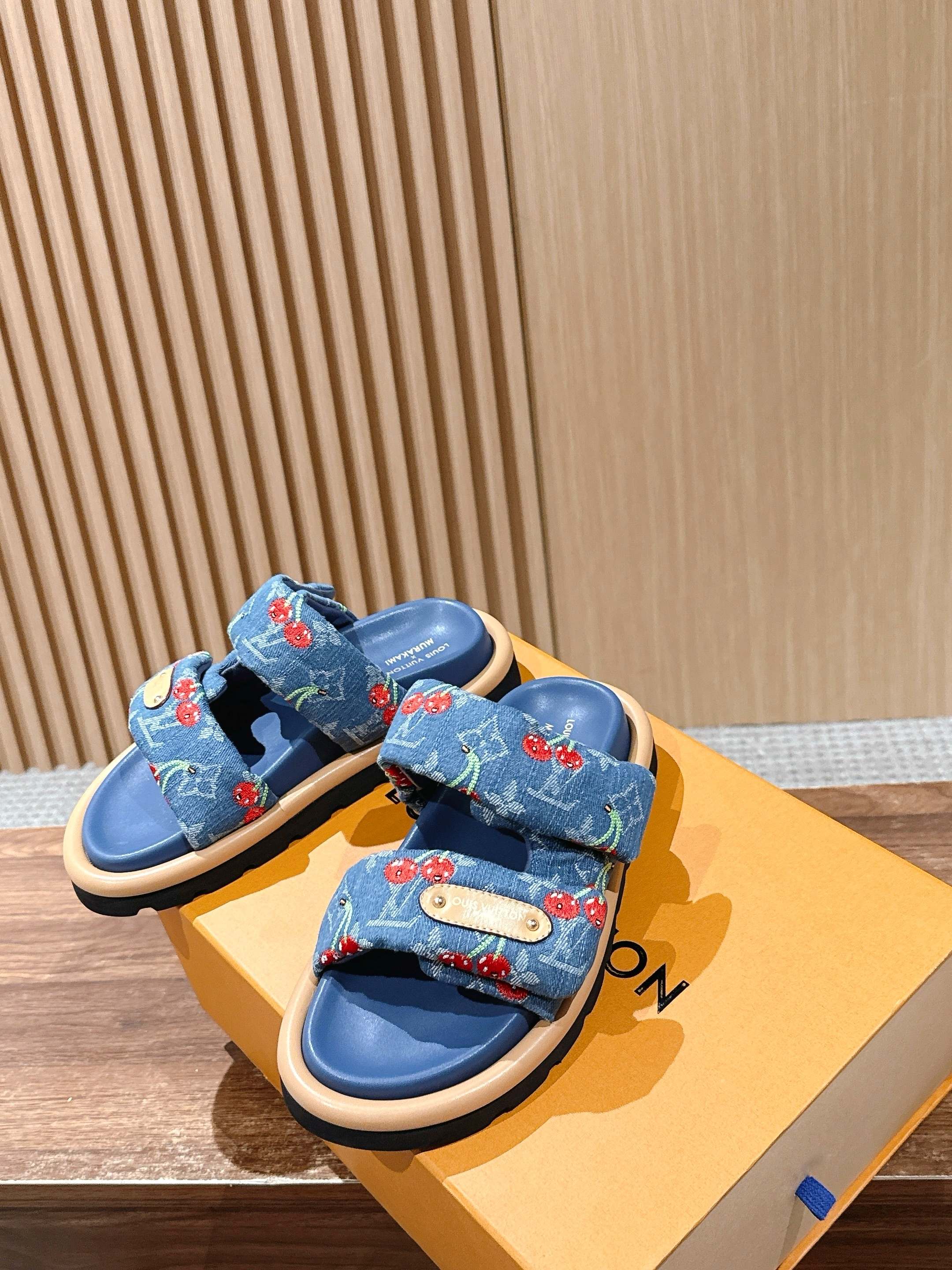 Luxury Shoes Louis Vuitton Sandals
