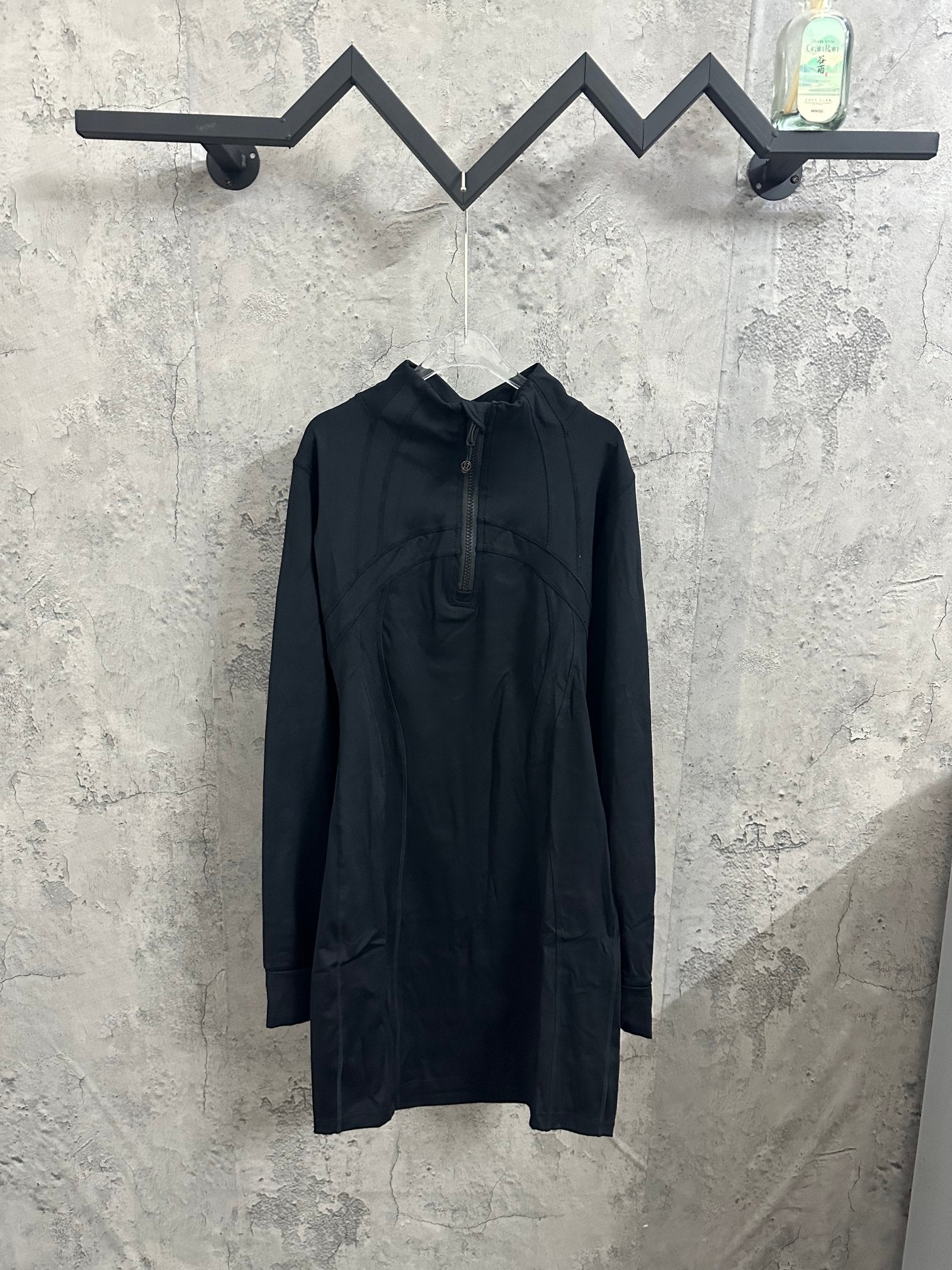 Ralph Lauren hooded outerwear in dark color, front zip and drawstring neckline