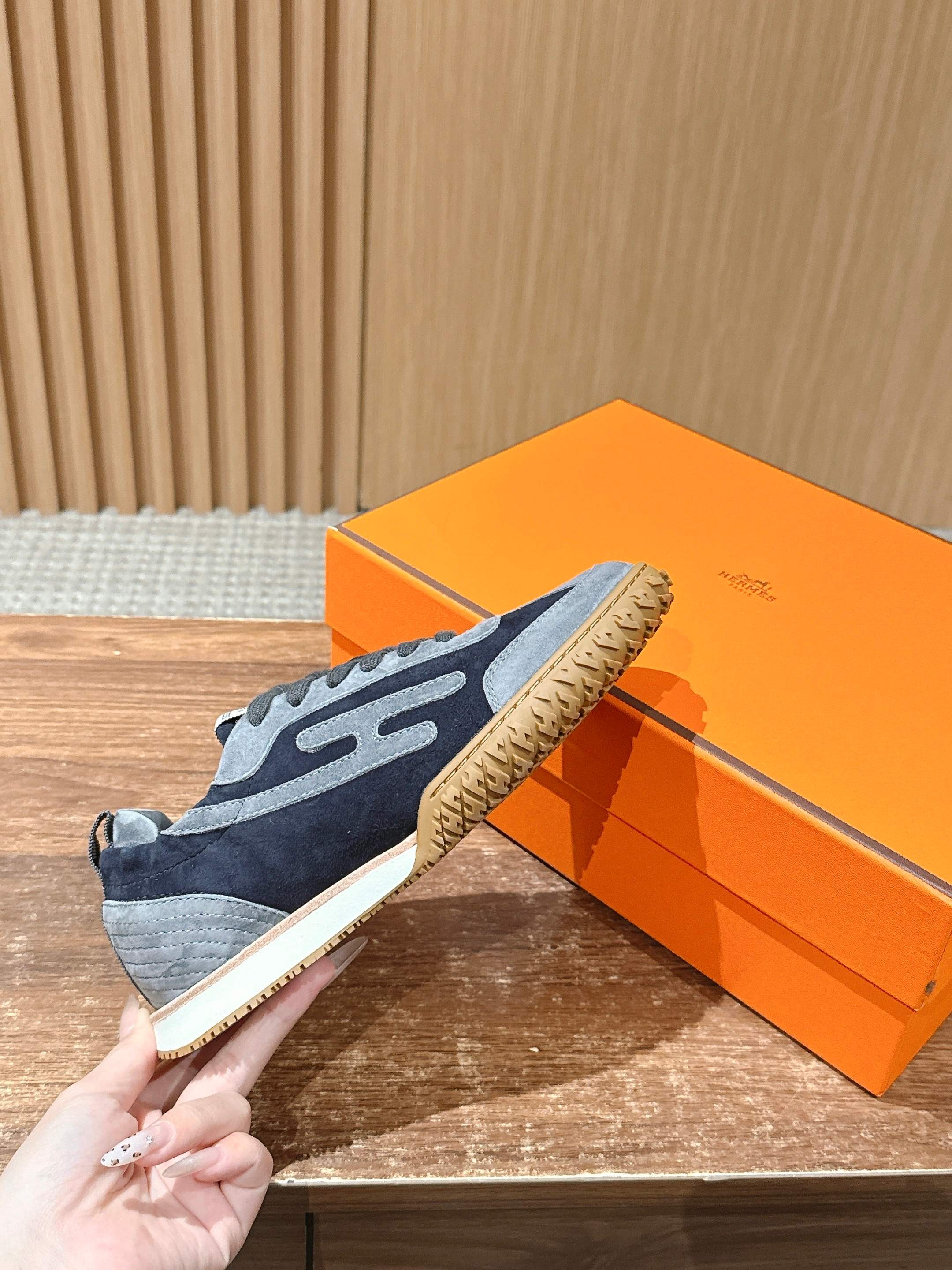 Luxury Shoes Hermes Unisex