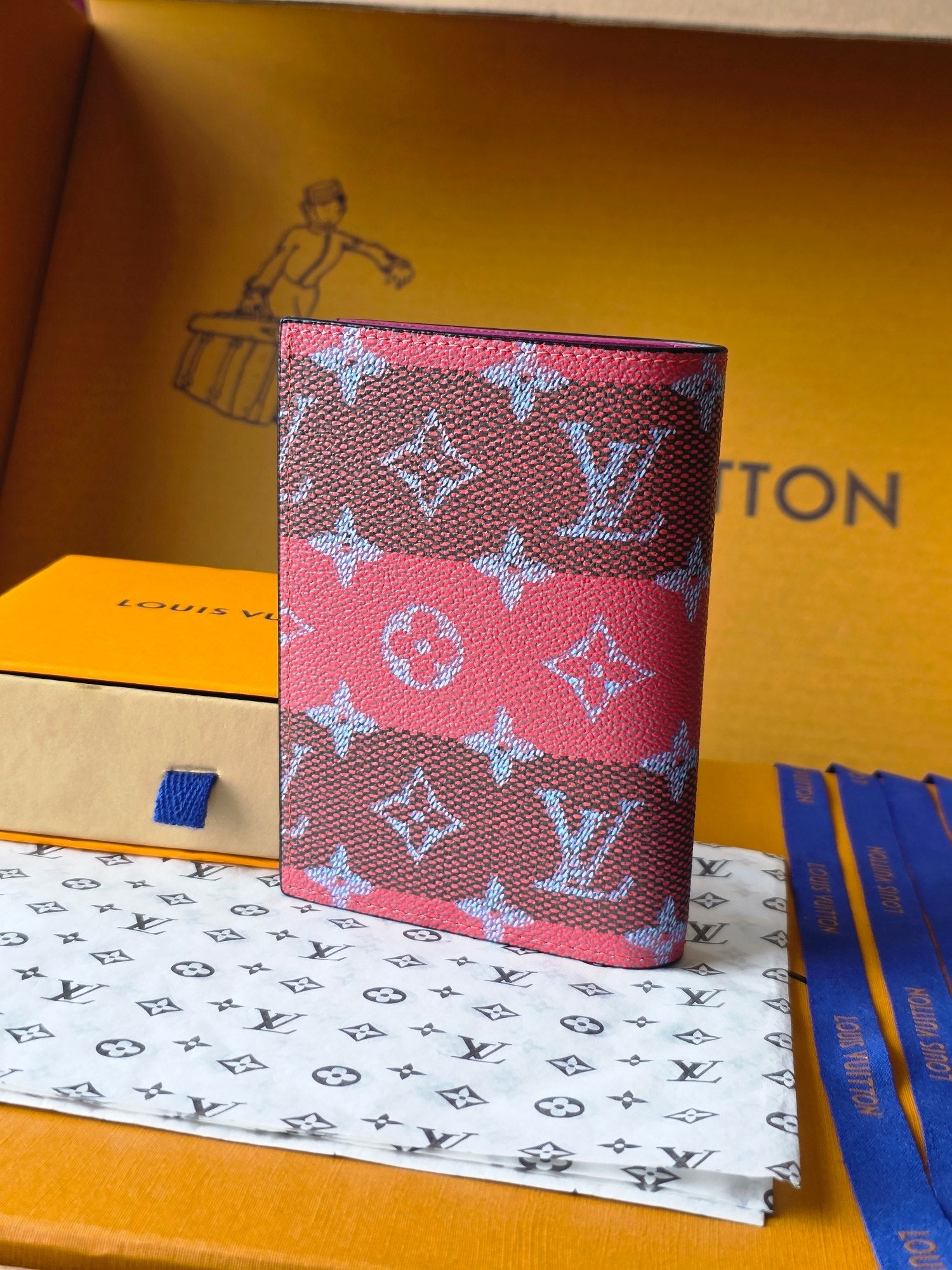 Small bag with pink monogram canvas, squared front view