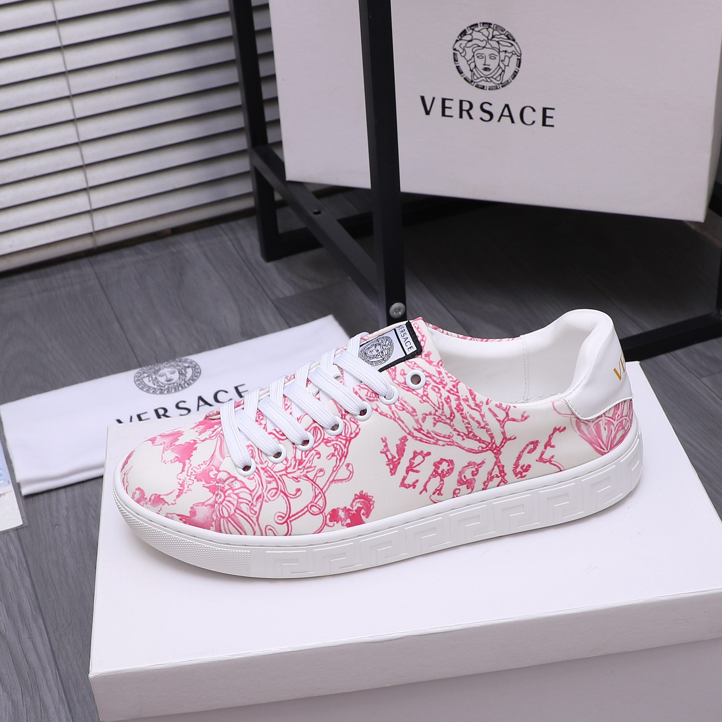 Luxury Shoes Versace