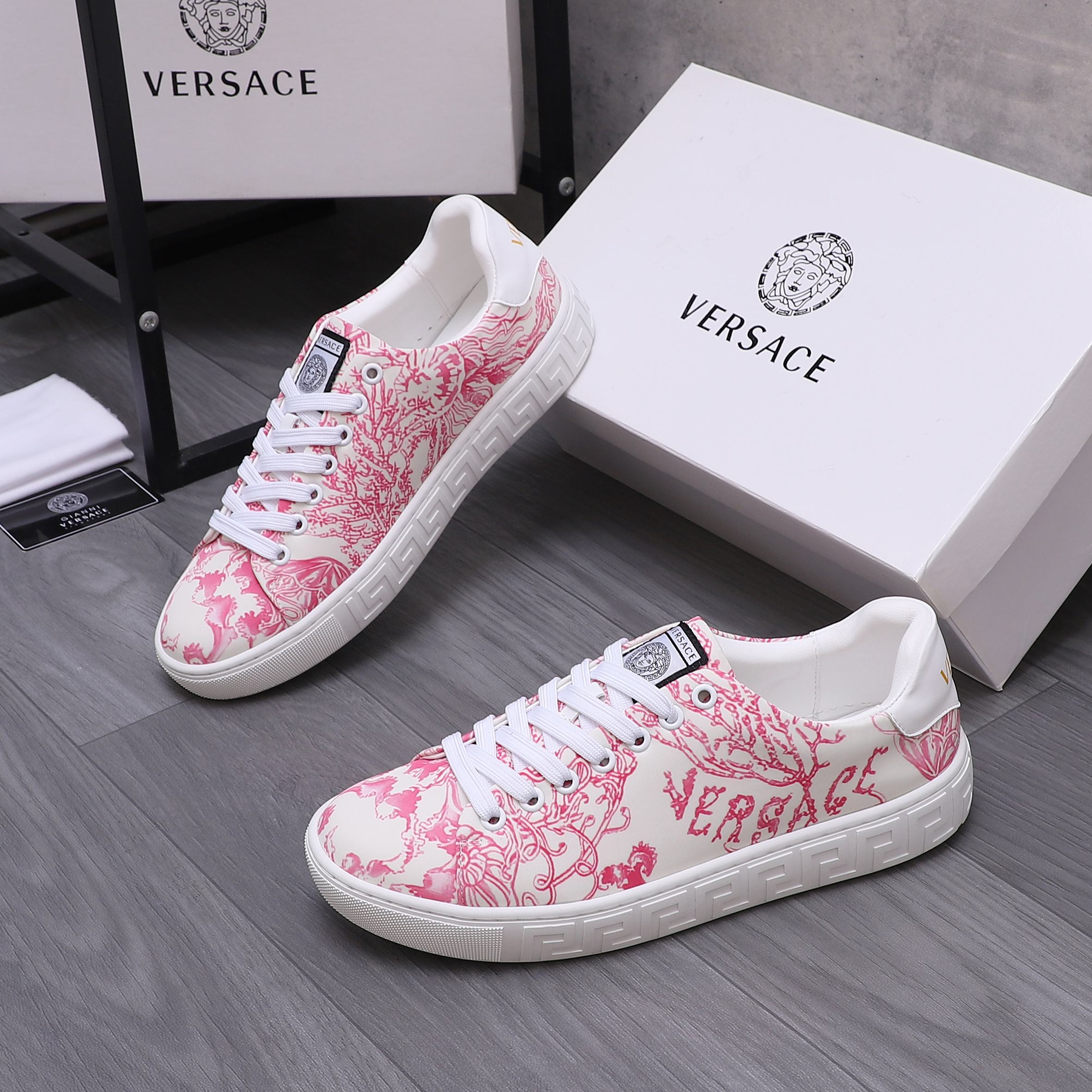 Luxury Shoes Versace