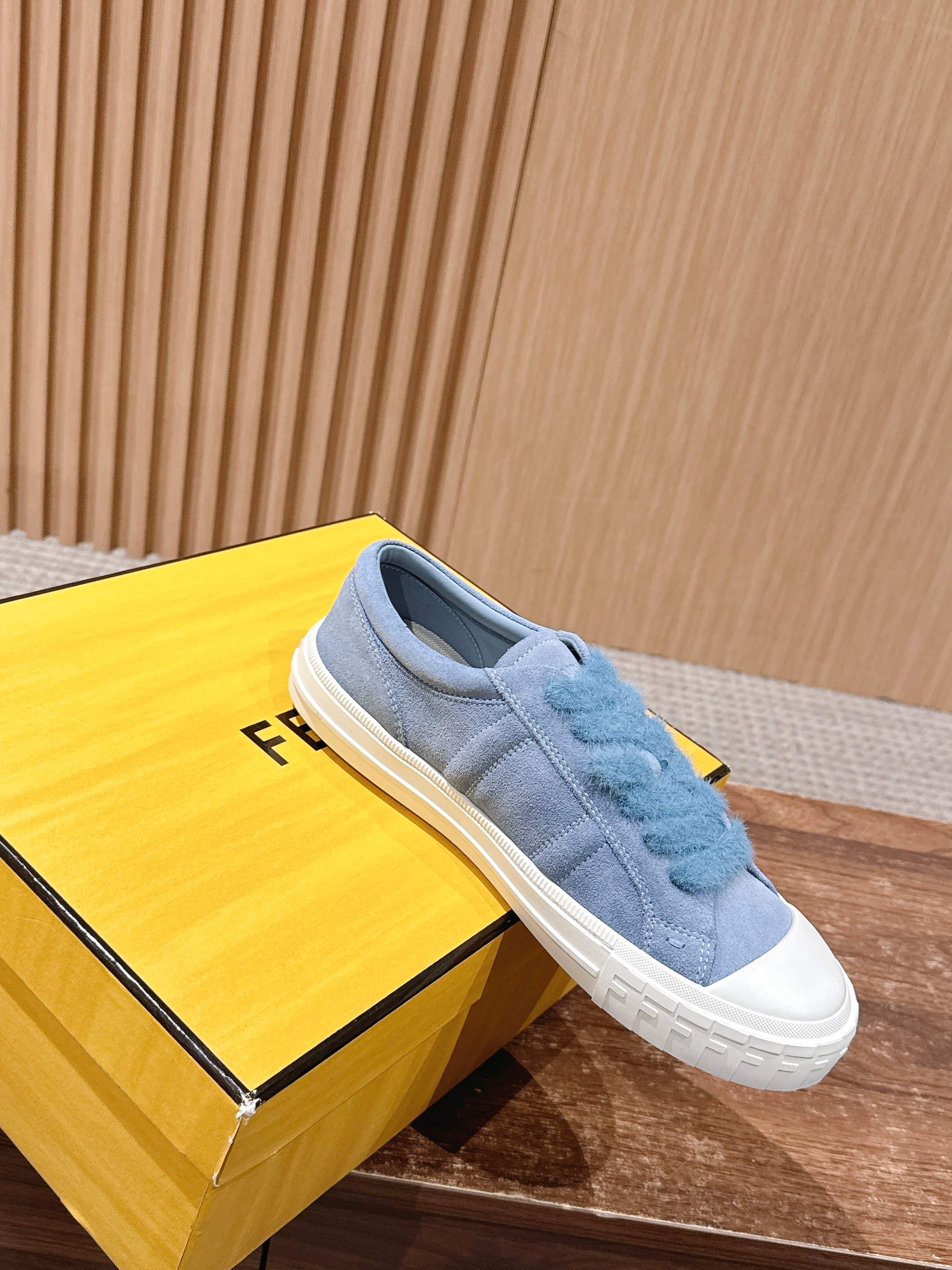 Luxury Shoes Fendi Unisex