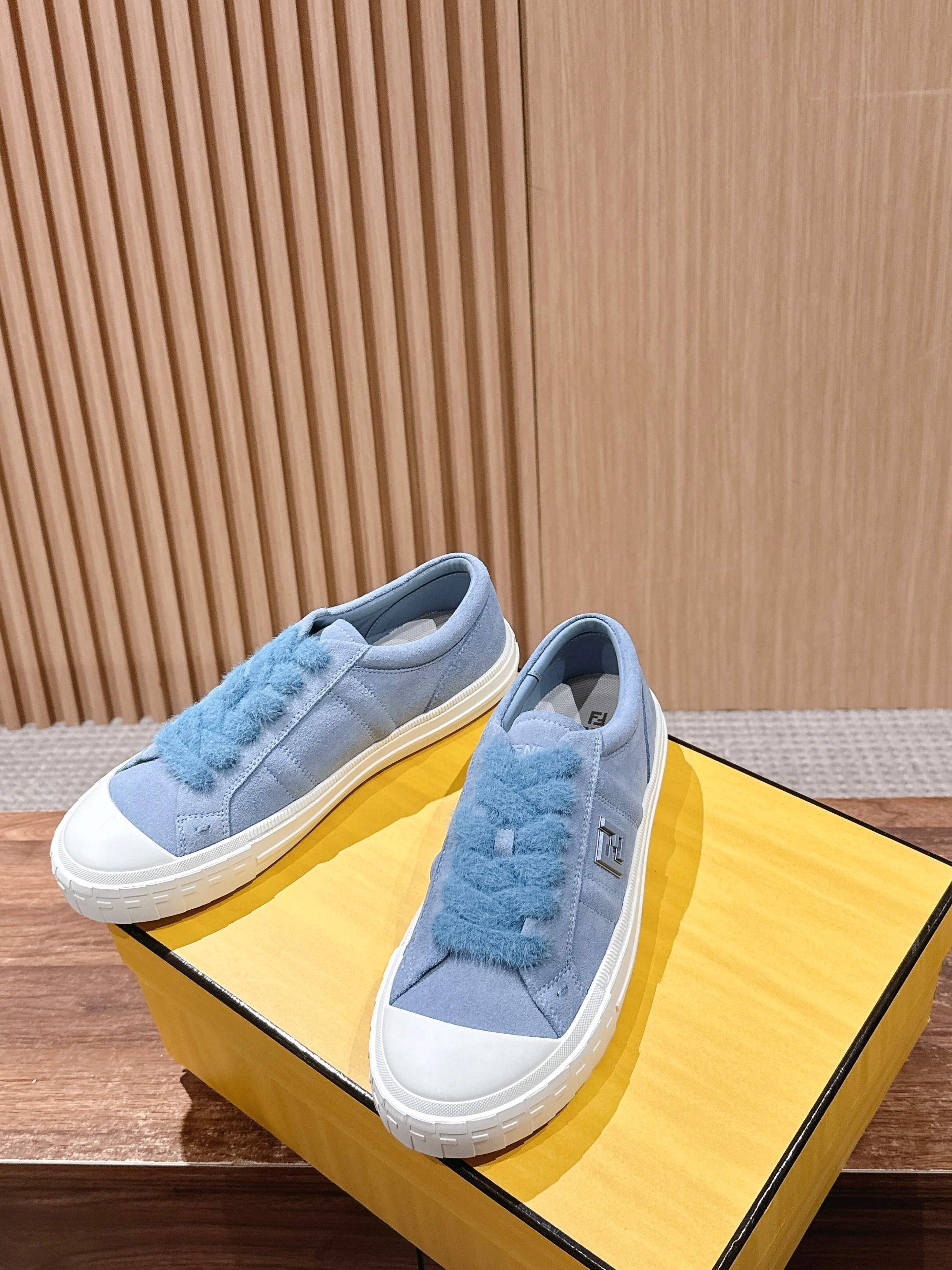 Luxury Shoes Fendi Unisex