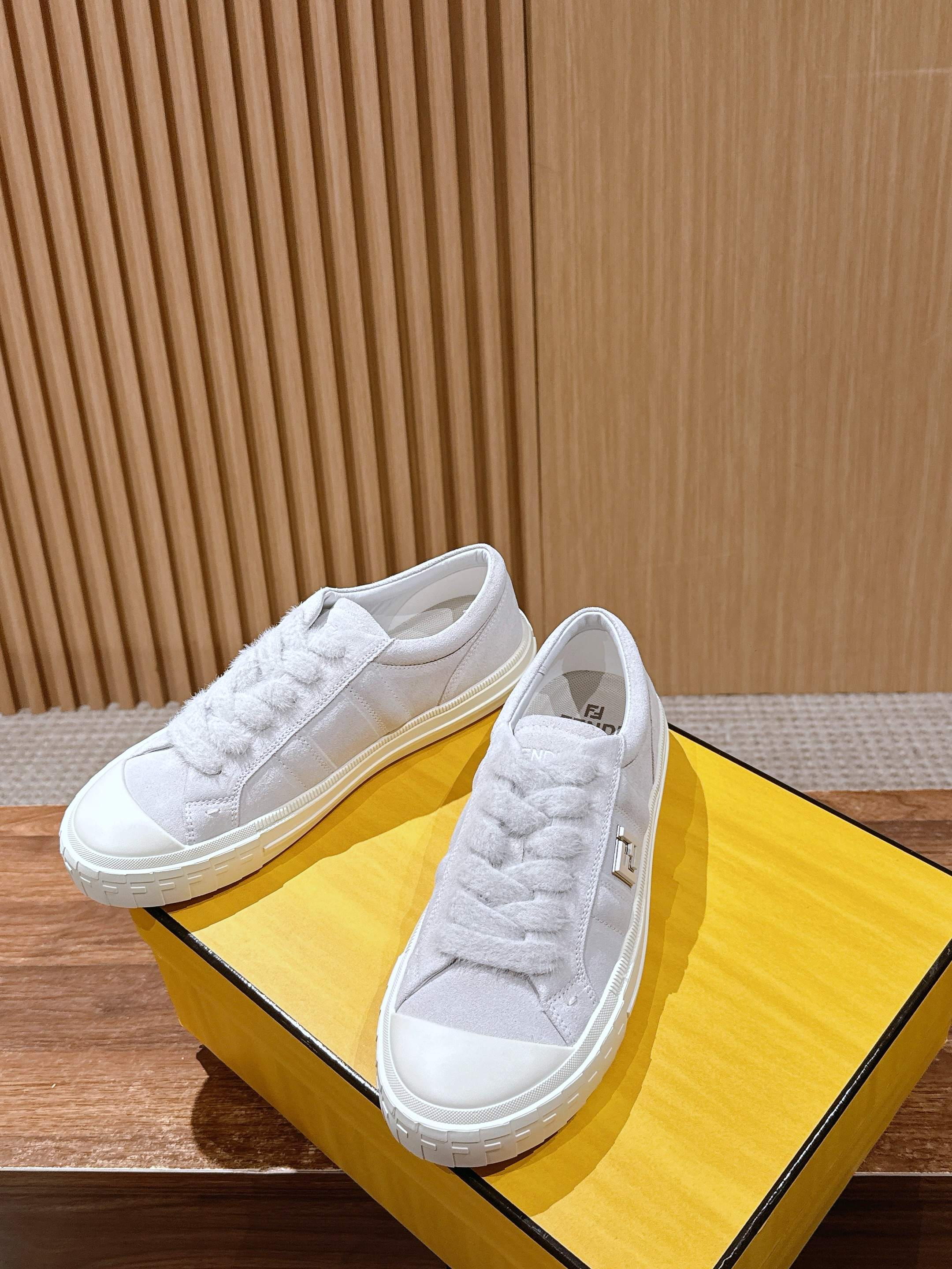 Luxury Shoes Fendi Unisex