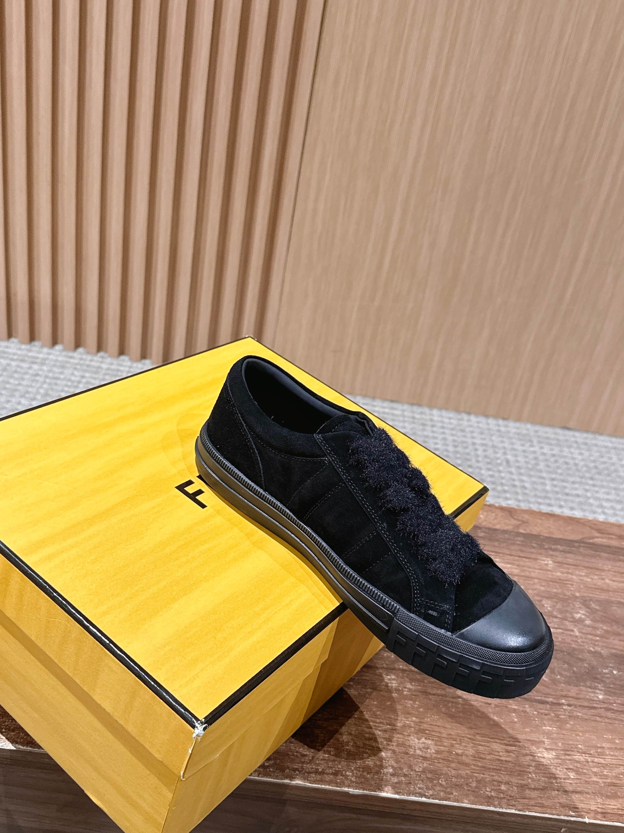 Luxury Shoes Fendi Unisex