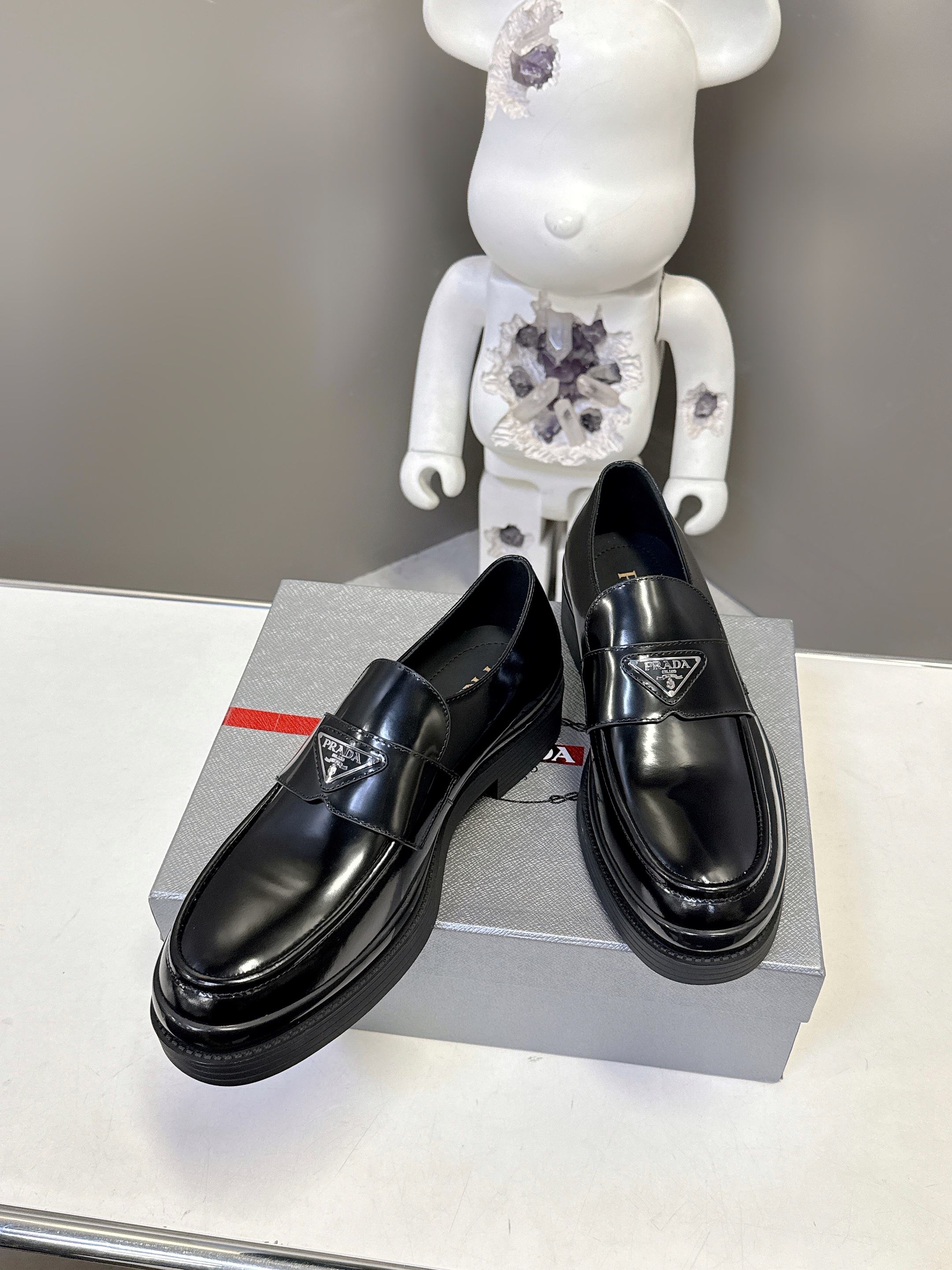 Luxury Shoes Prada Unisex