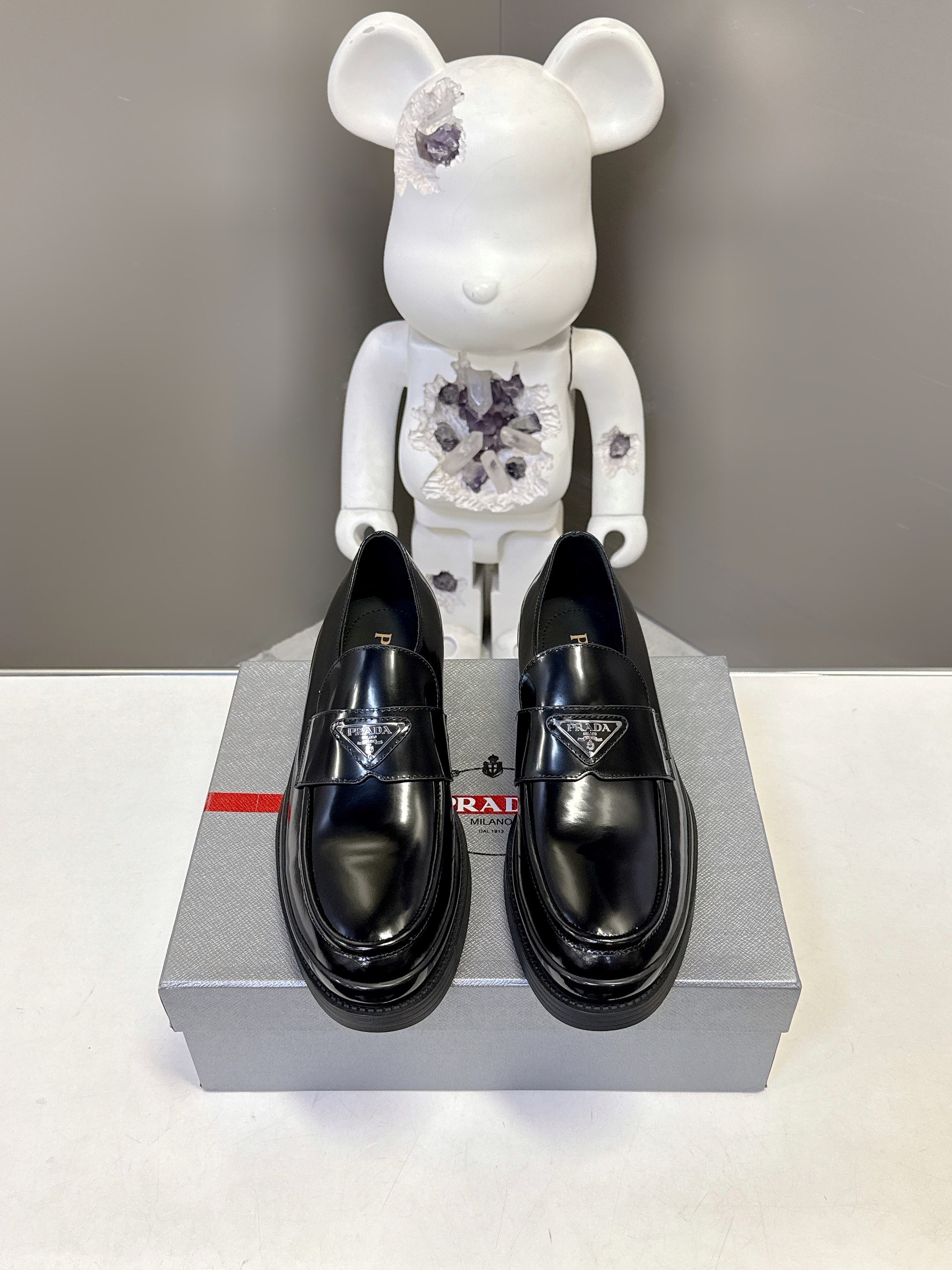 Luxury Shoes Prada Unisex