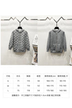 Size chart for zip-up hoodie with measurements in cm and recommended range