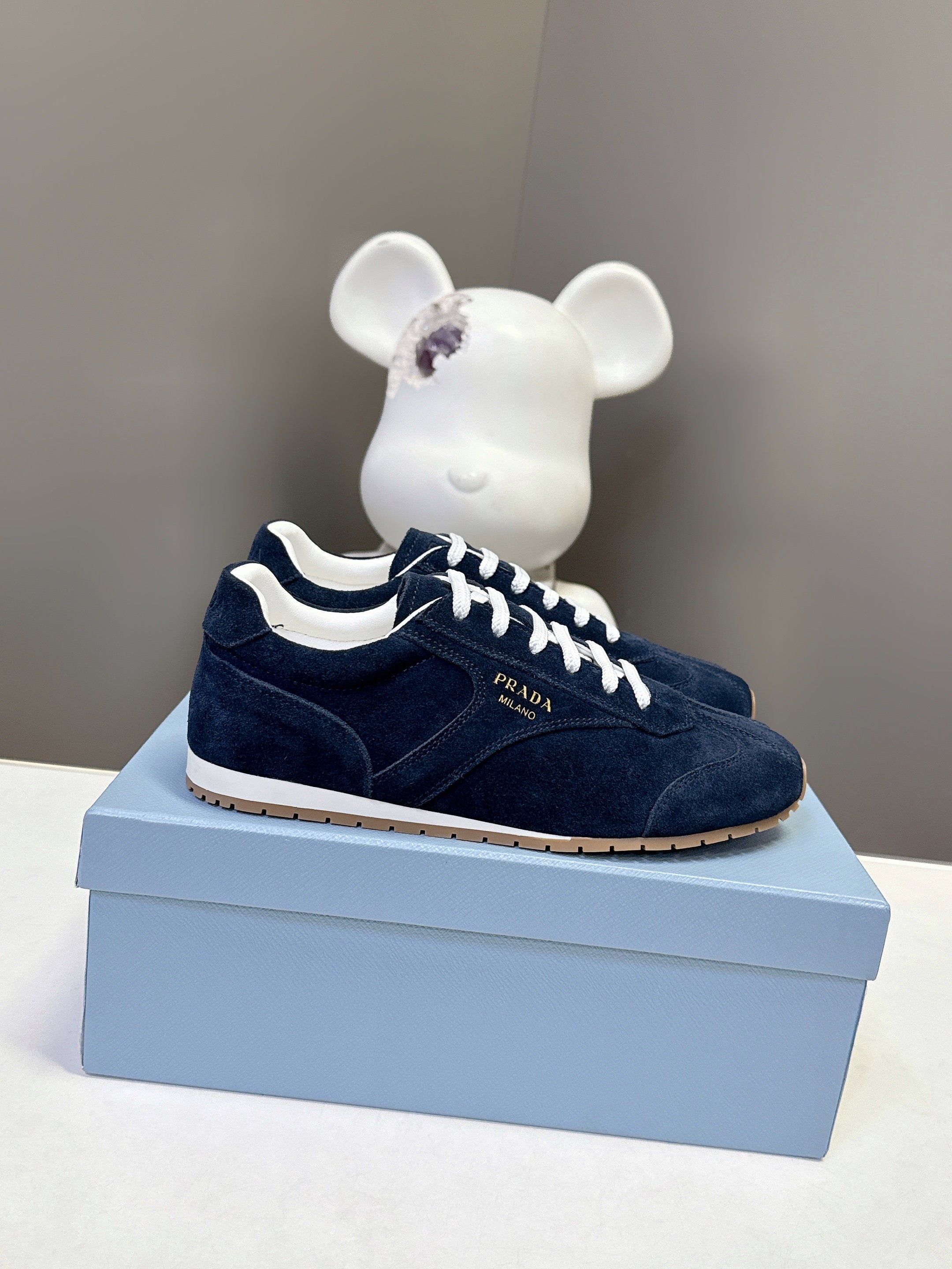 Luxury Shoes Prada Unisex