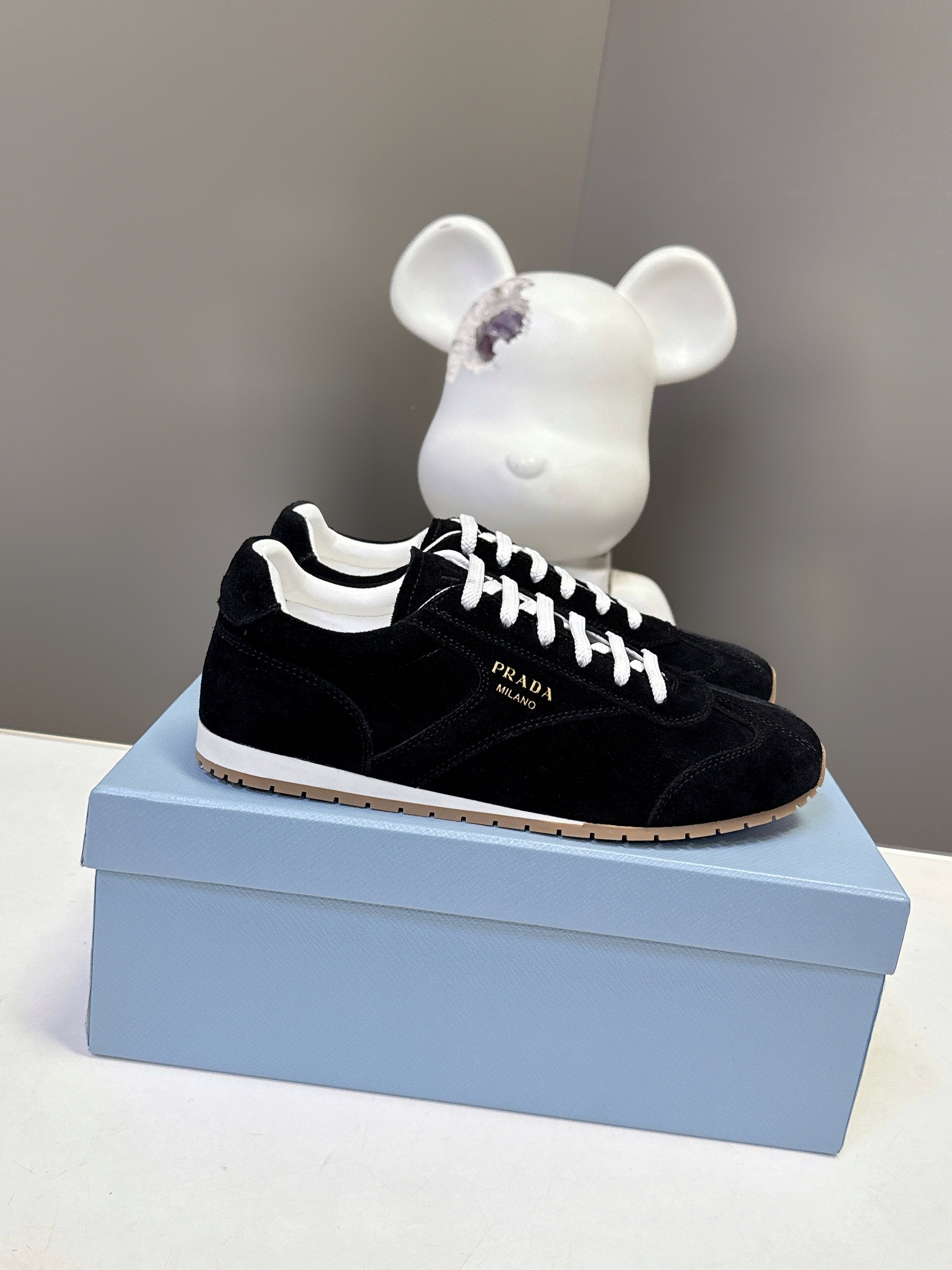 Luxury Shoes Prada Unisex