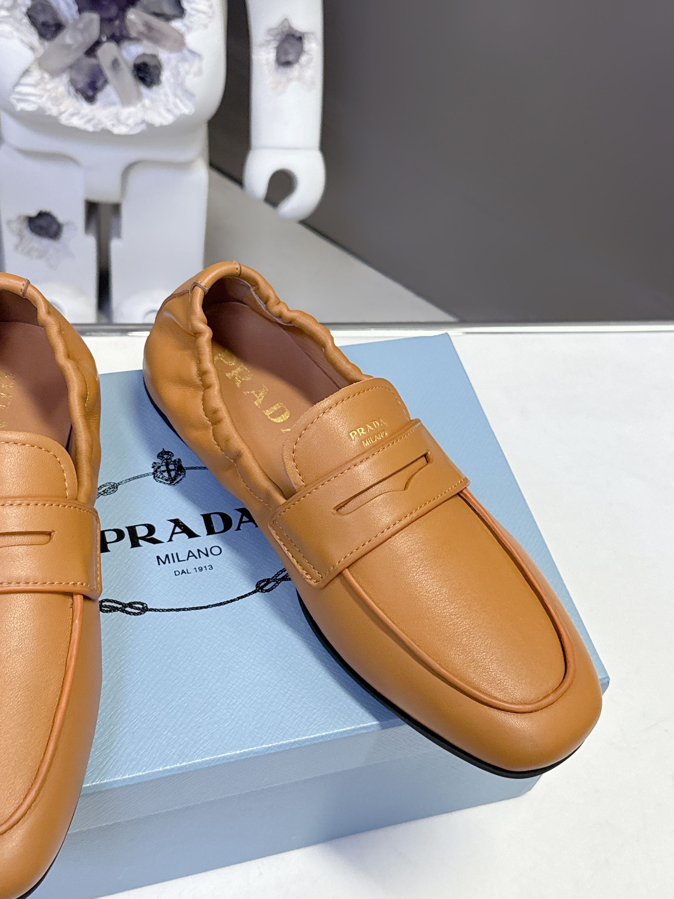 Luxury Shoes Prada Unisex