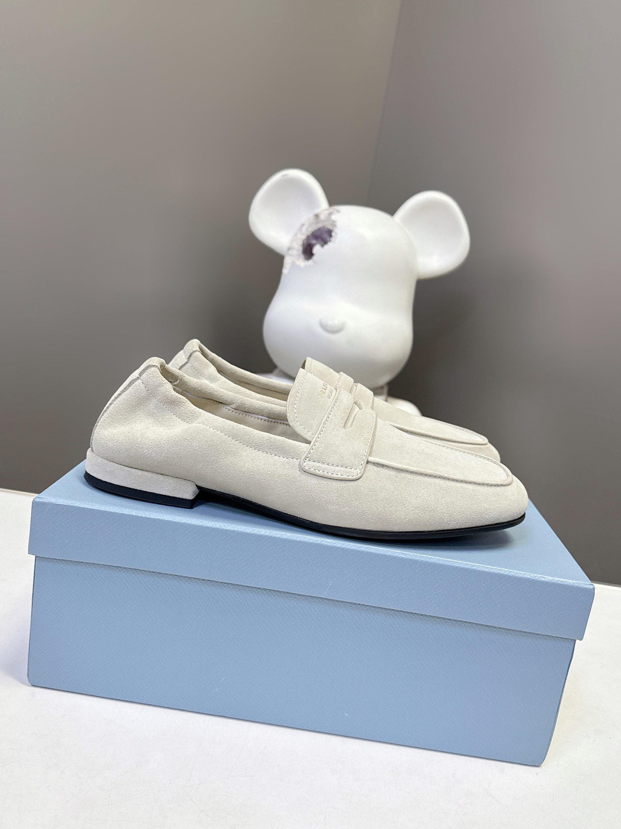 Luxury Shoes Prada Unisex