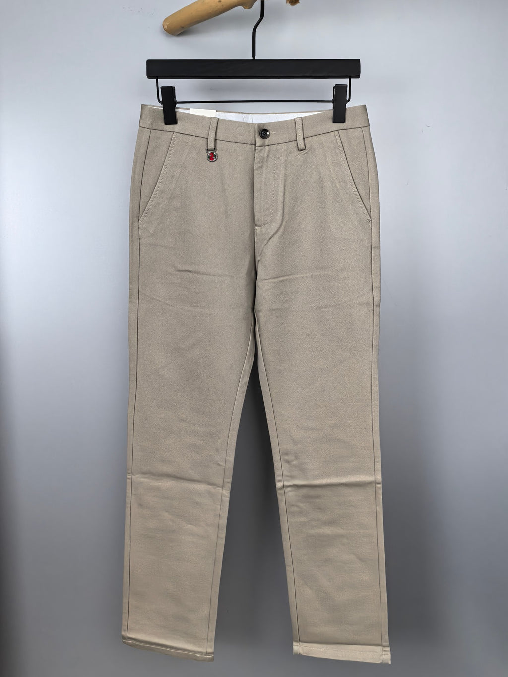 Beige Gucci pants with front button and zip closure