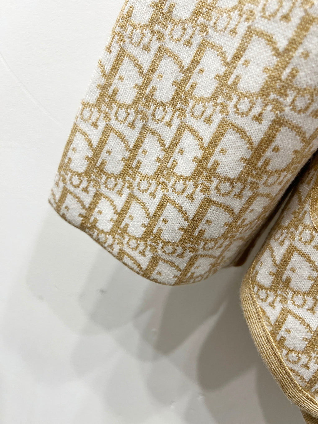 Beige allover Dior logo-pattern sleeve cuff with ribbed hem edge