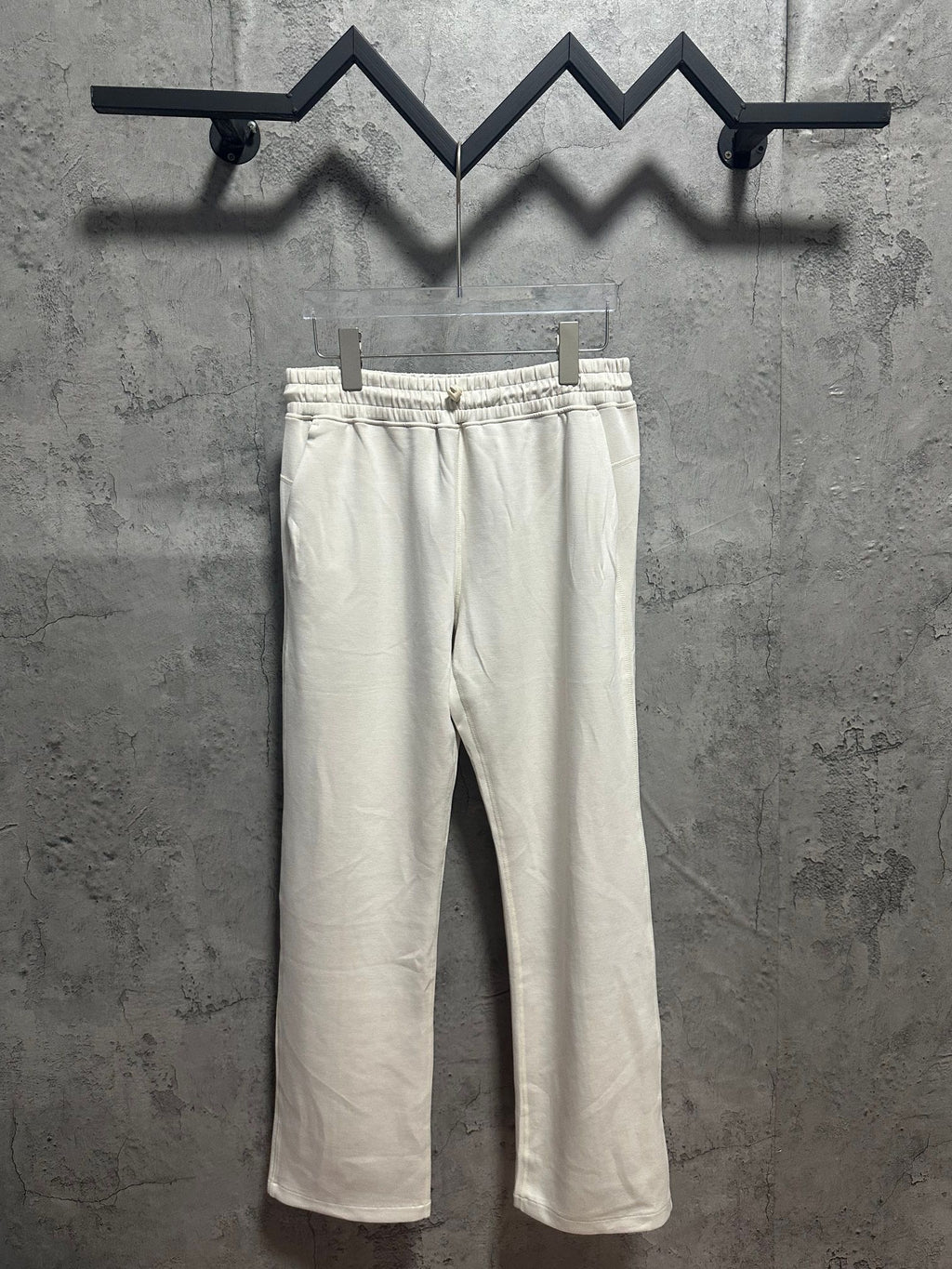 Ralph Lauren light white sweatpants with elastic waistband and straight leg