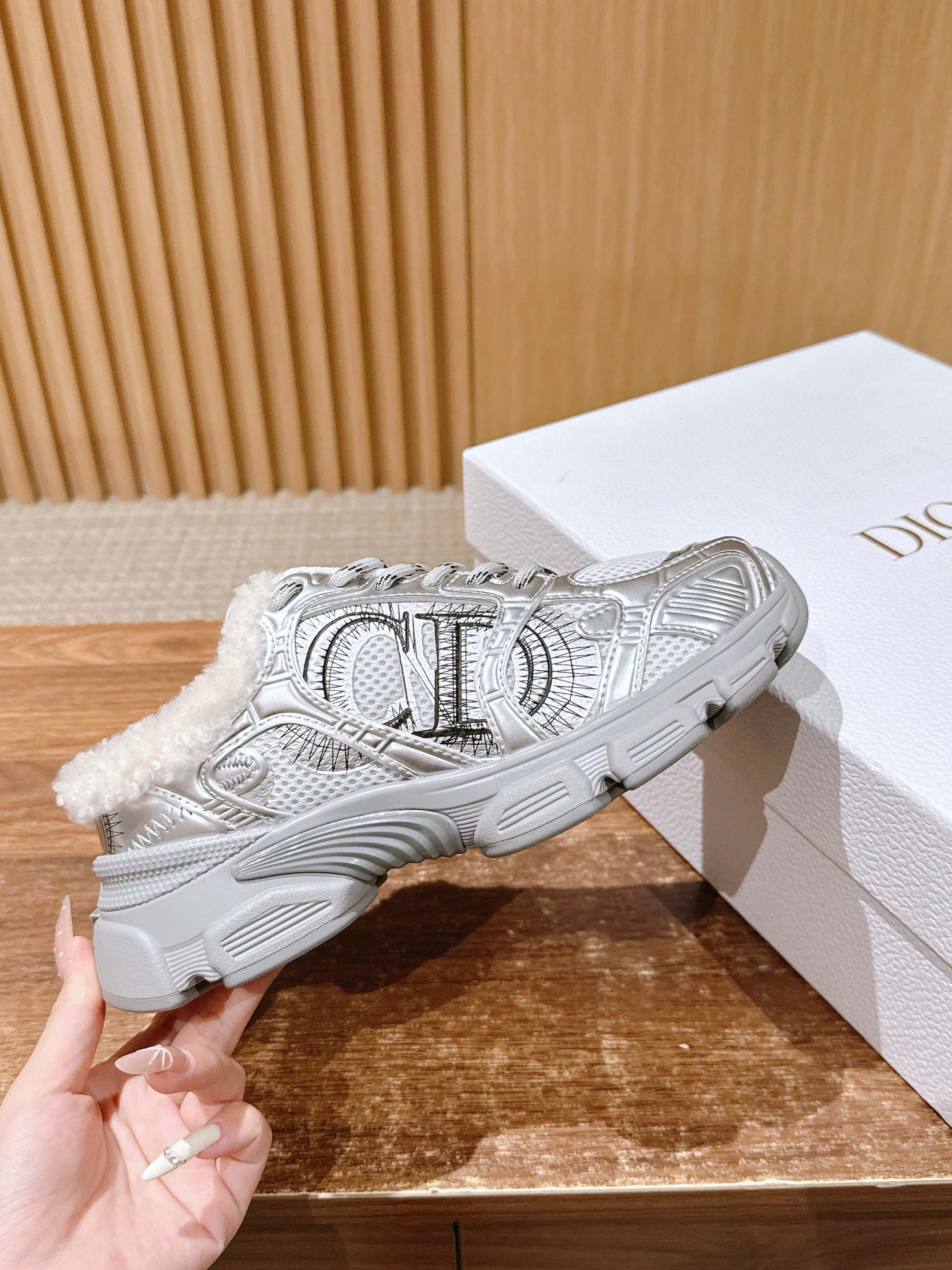 Luxury Shoes Dior Unisex