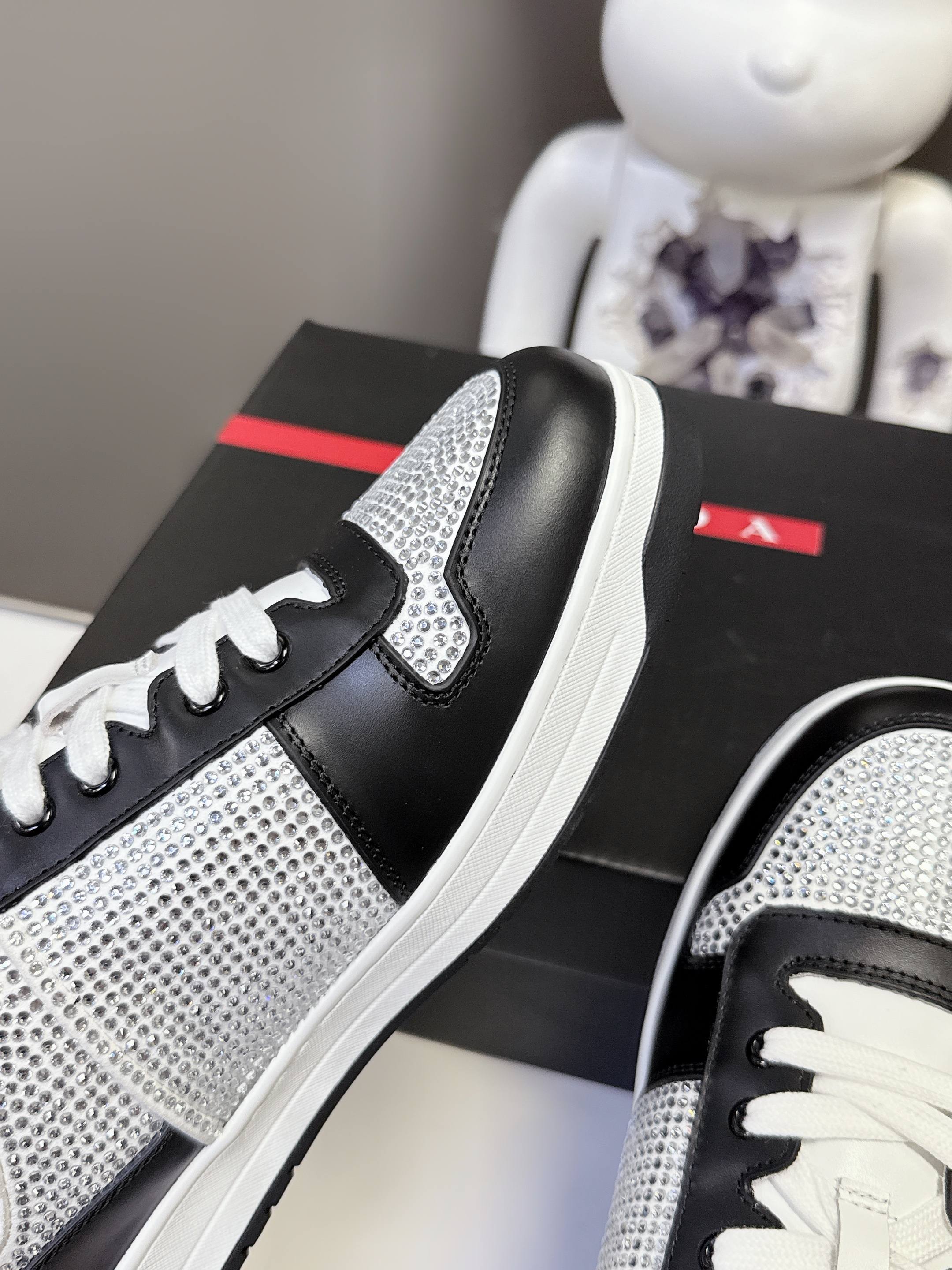 Luxury Shoes Prada Unisex