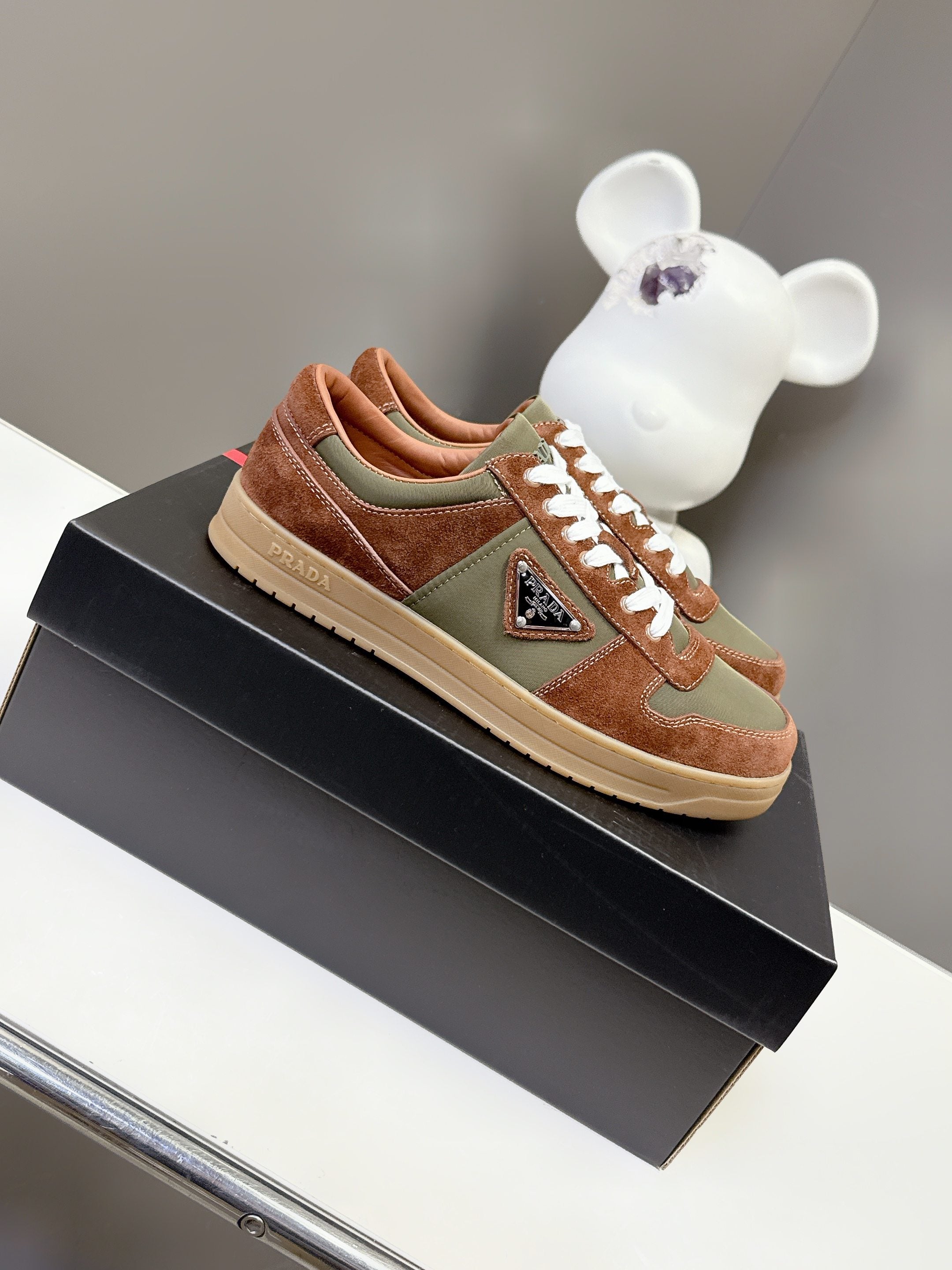 Luxury Shoes Prada Unisex