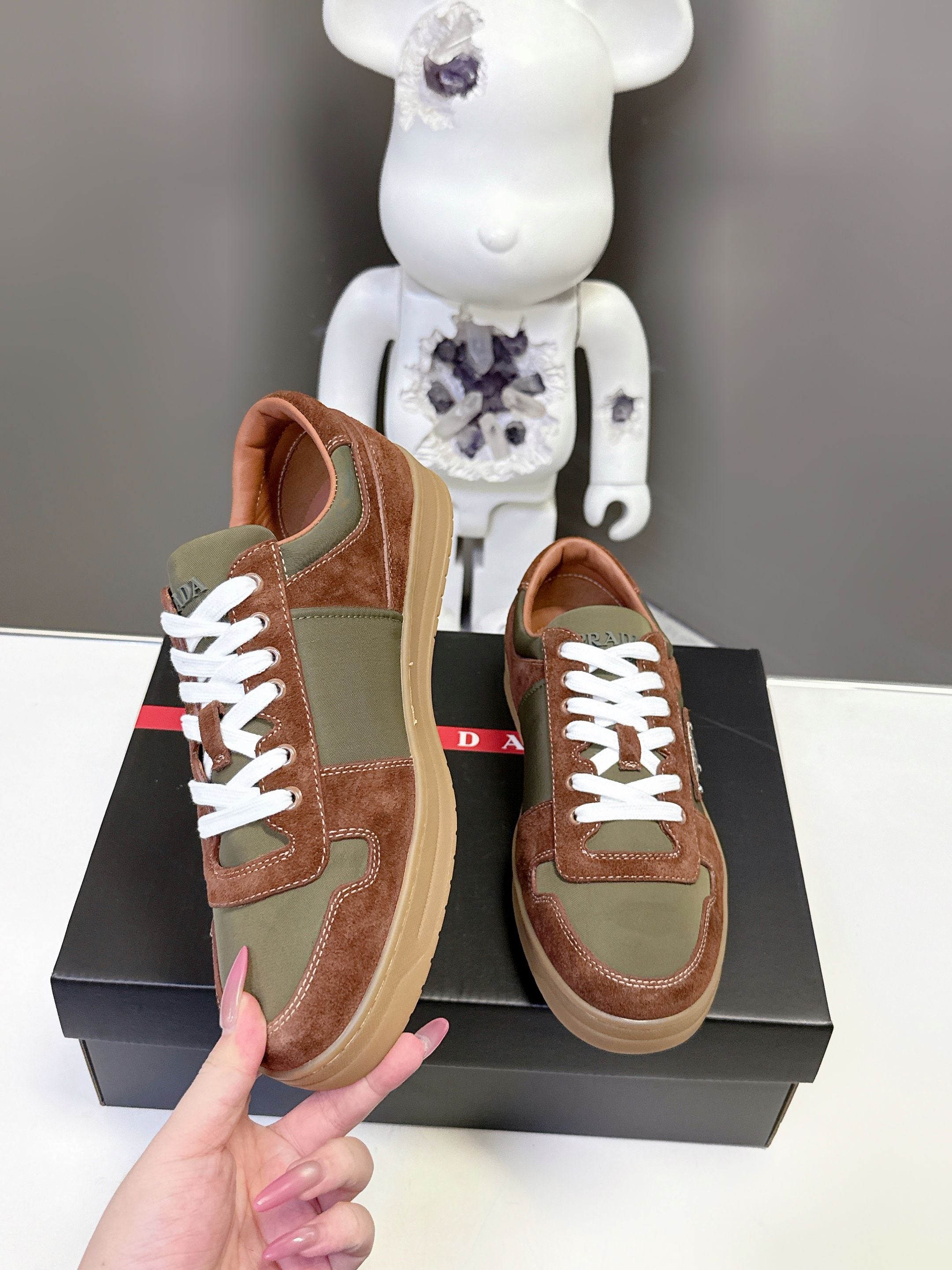 Luxury Shoes Prada Unisex