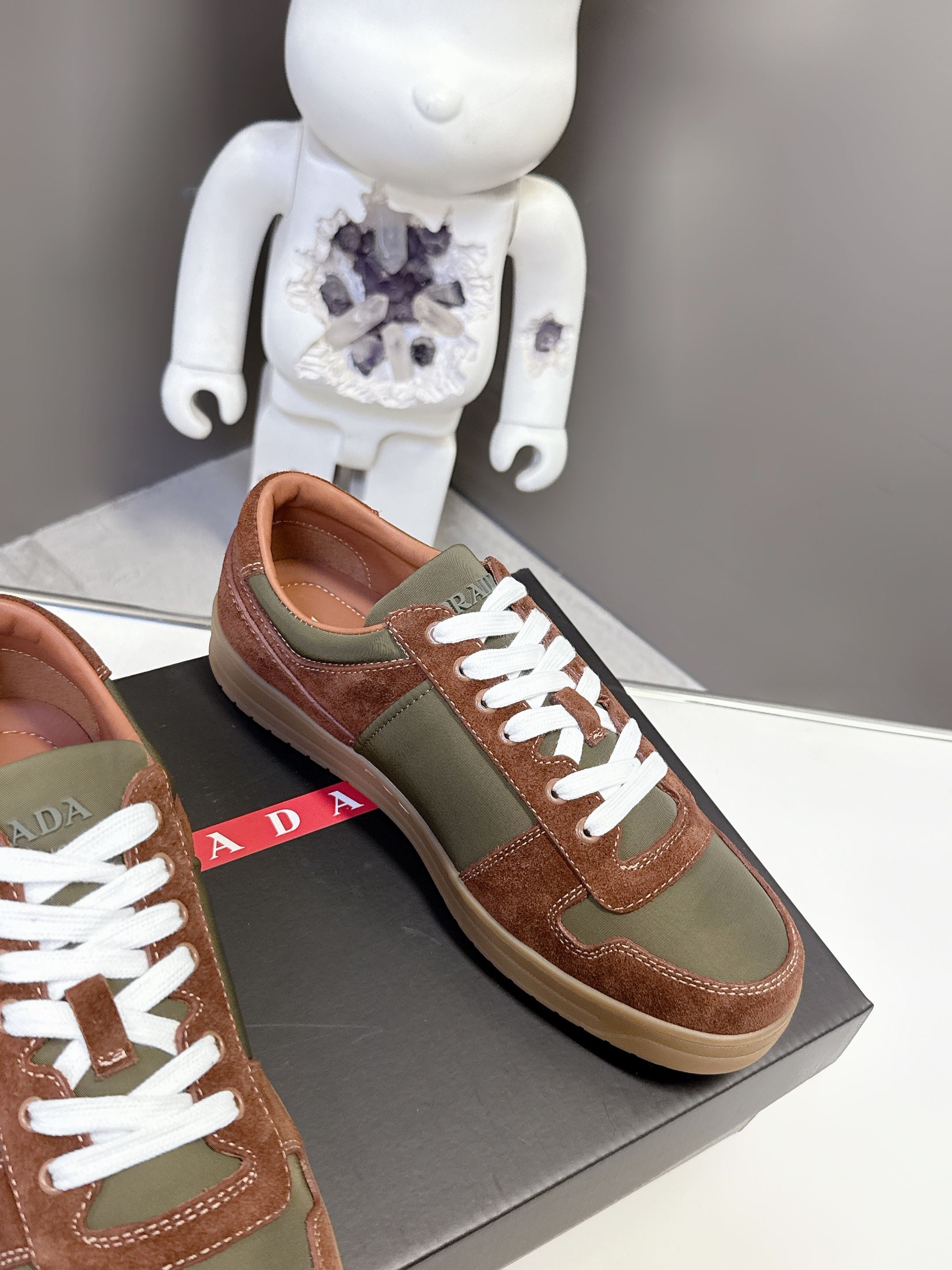Luxury Shoes Prada Unisex