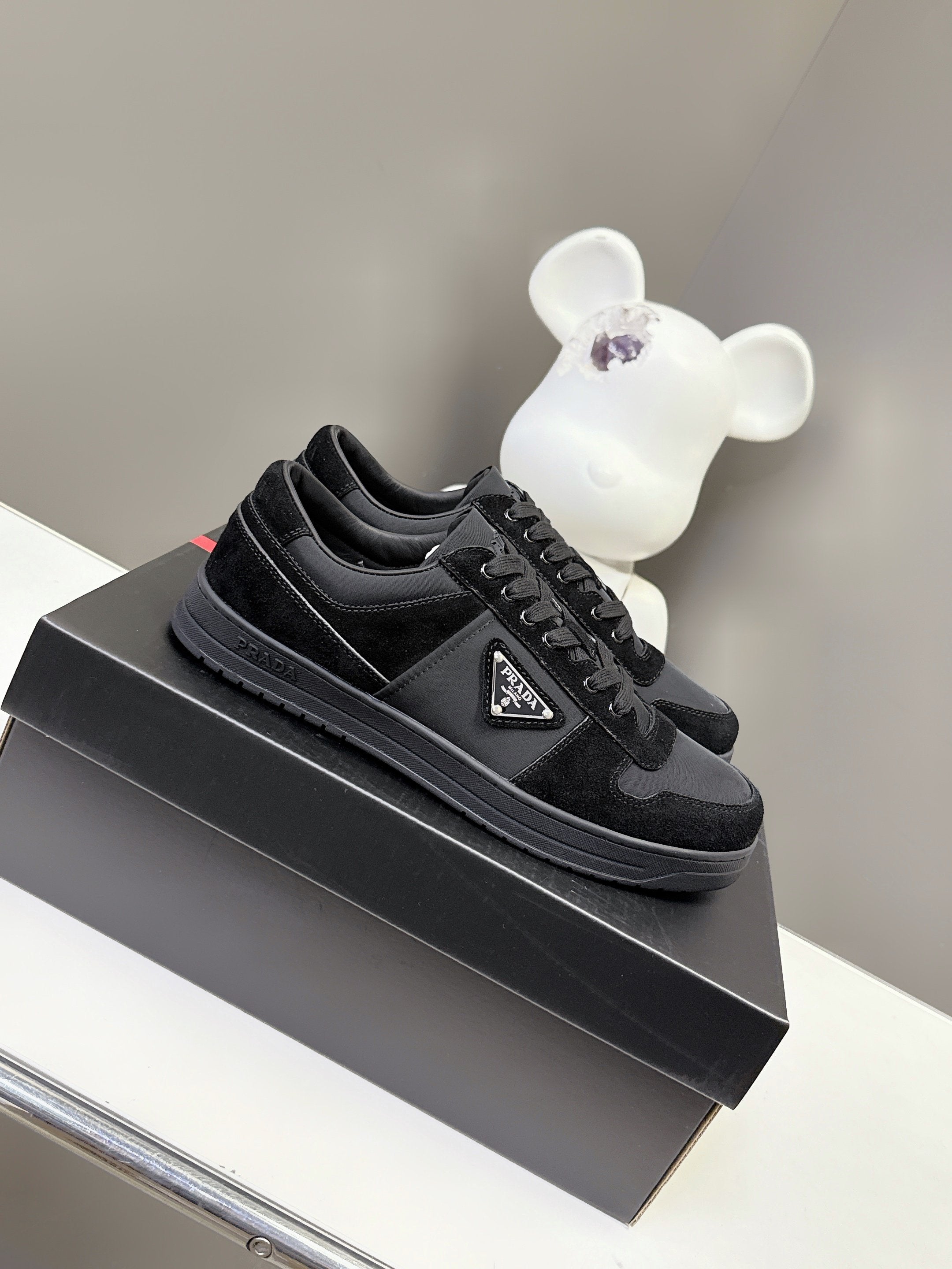 Luxury Shoes Prada Unisex