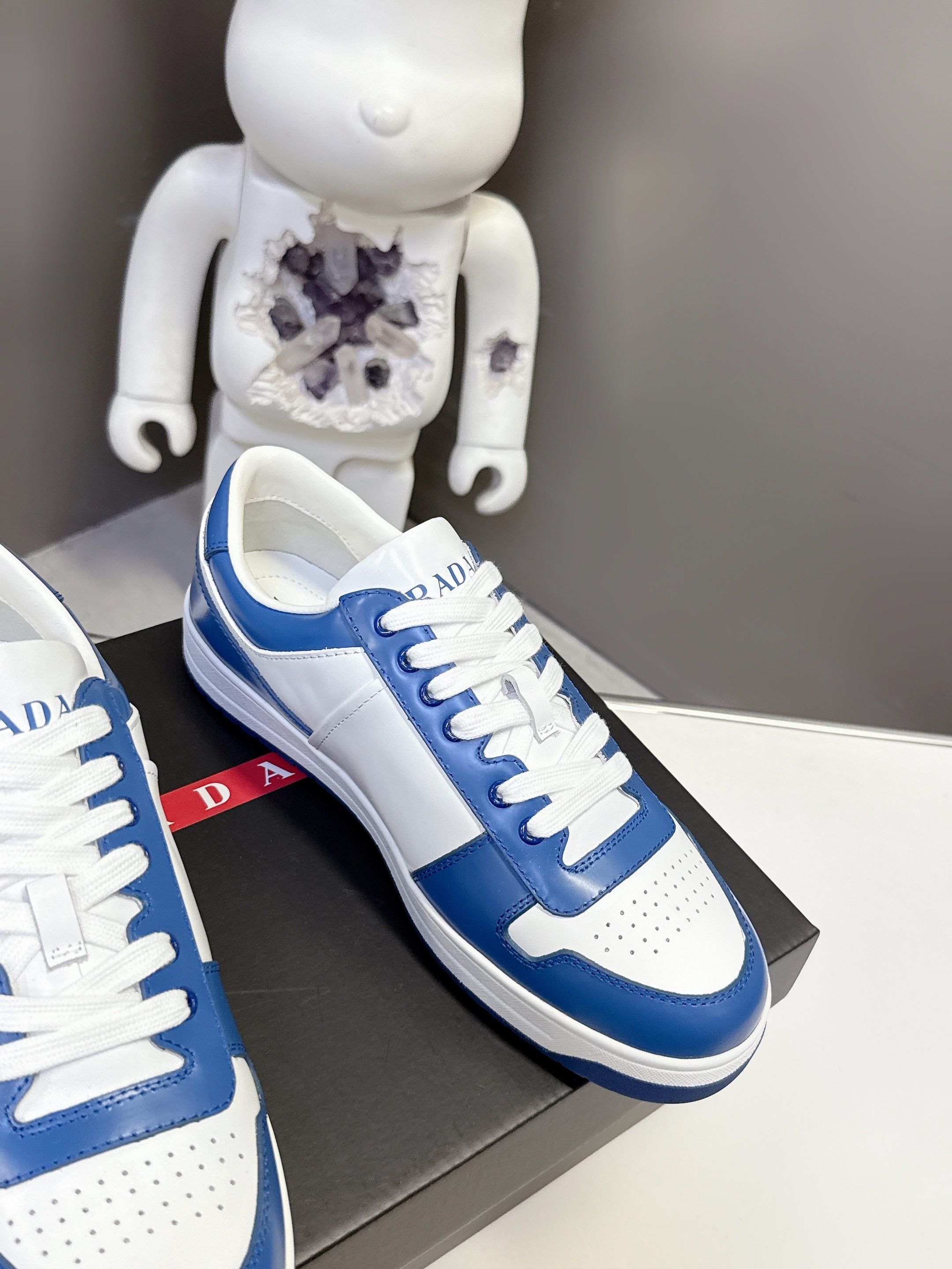 Luxury Shoes Prada Unisex