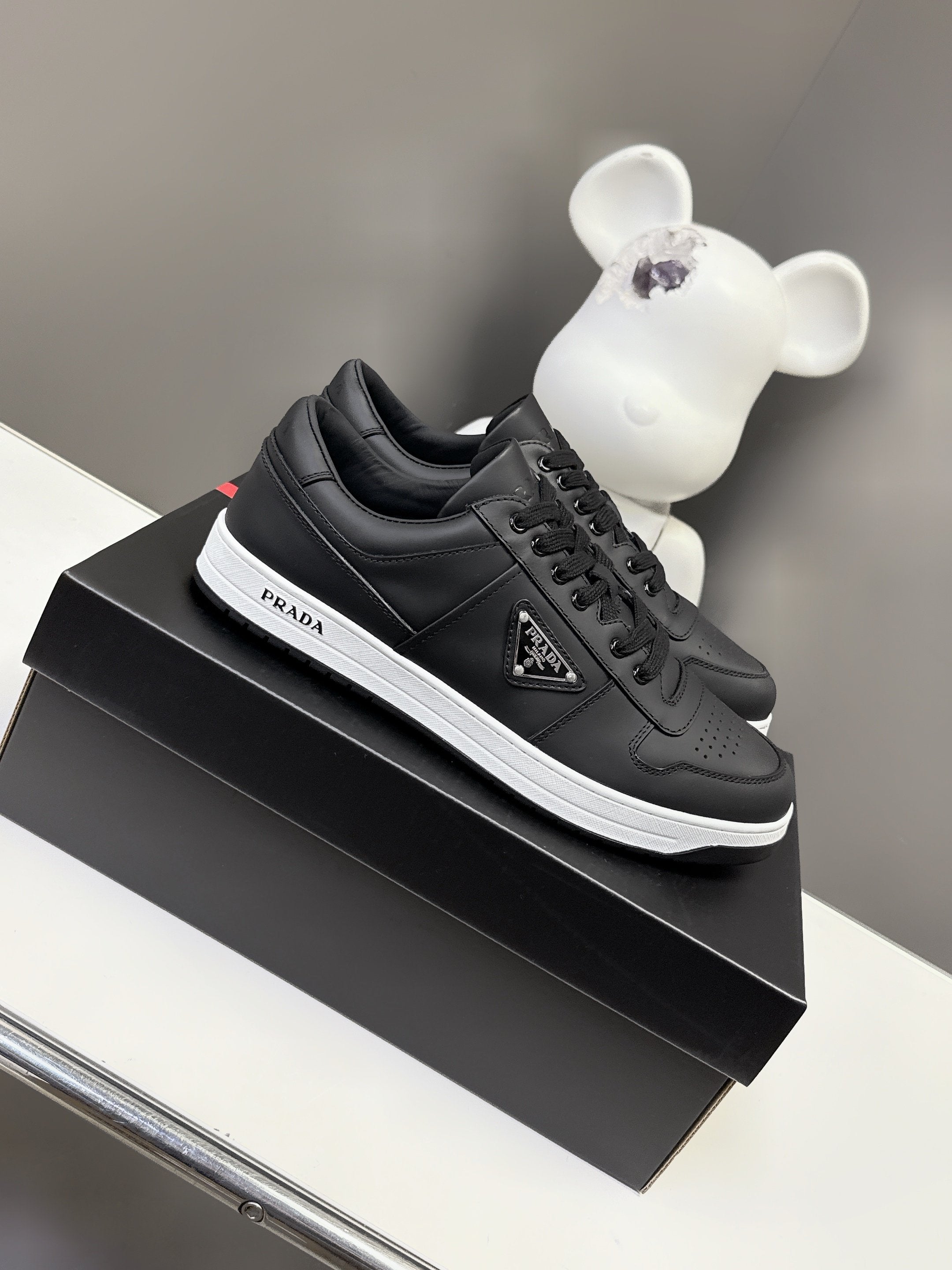 Luxury Shoes Prada Unisex