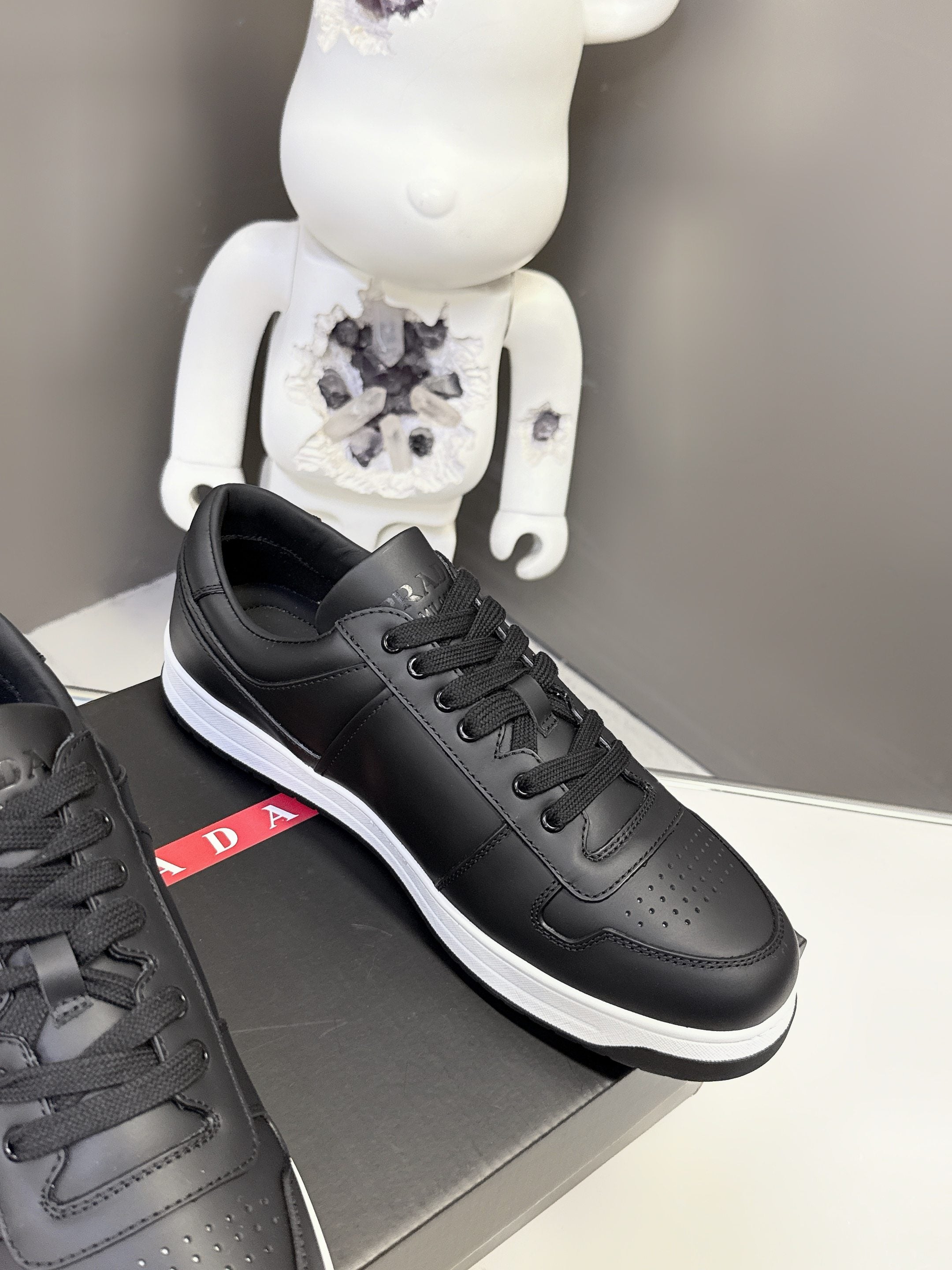 Luxury Shoes Prada Unisex