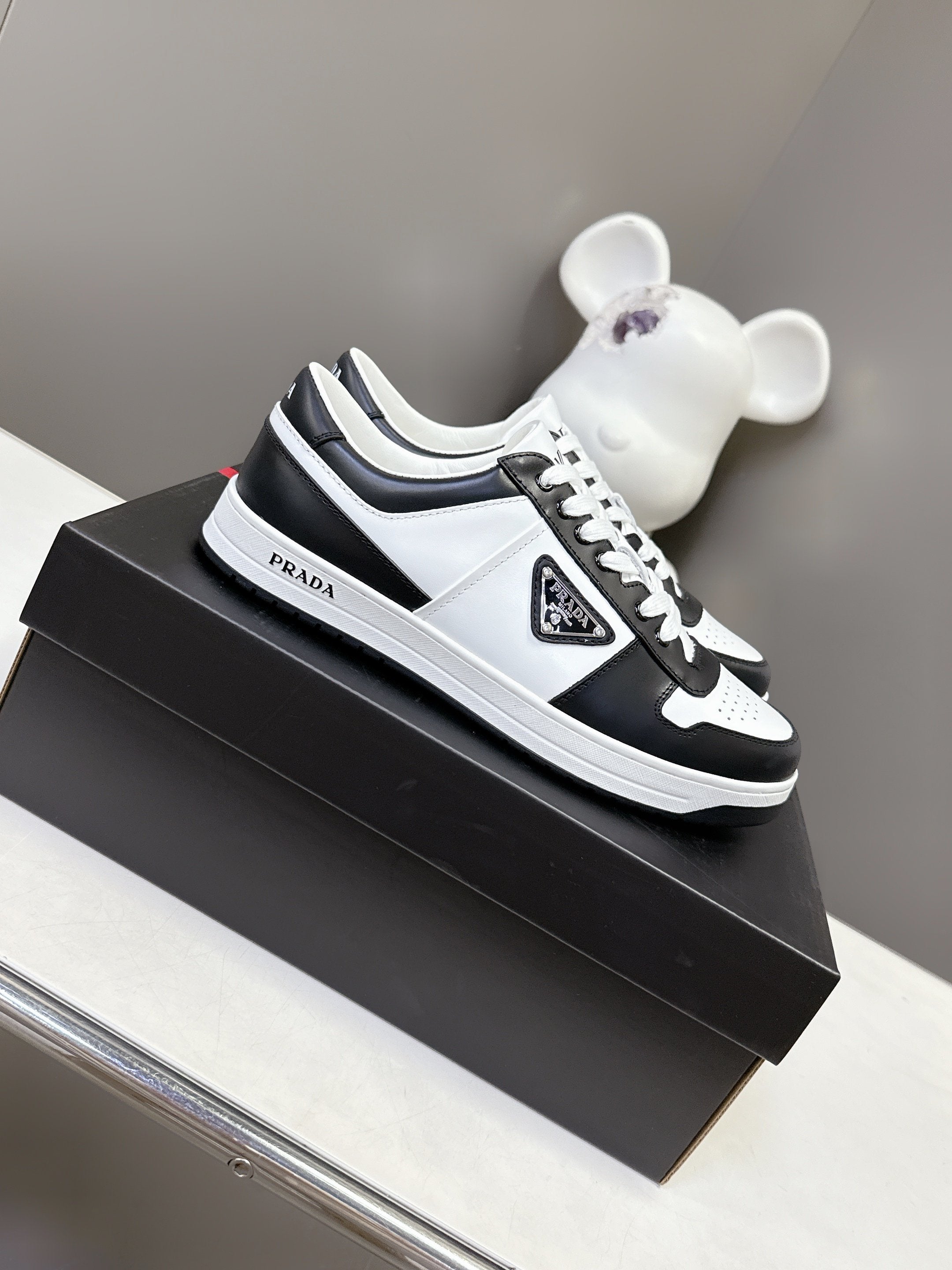 Luxury Shoes Prada Unisex