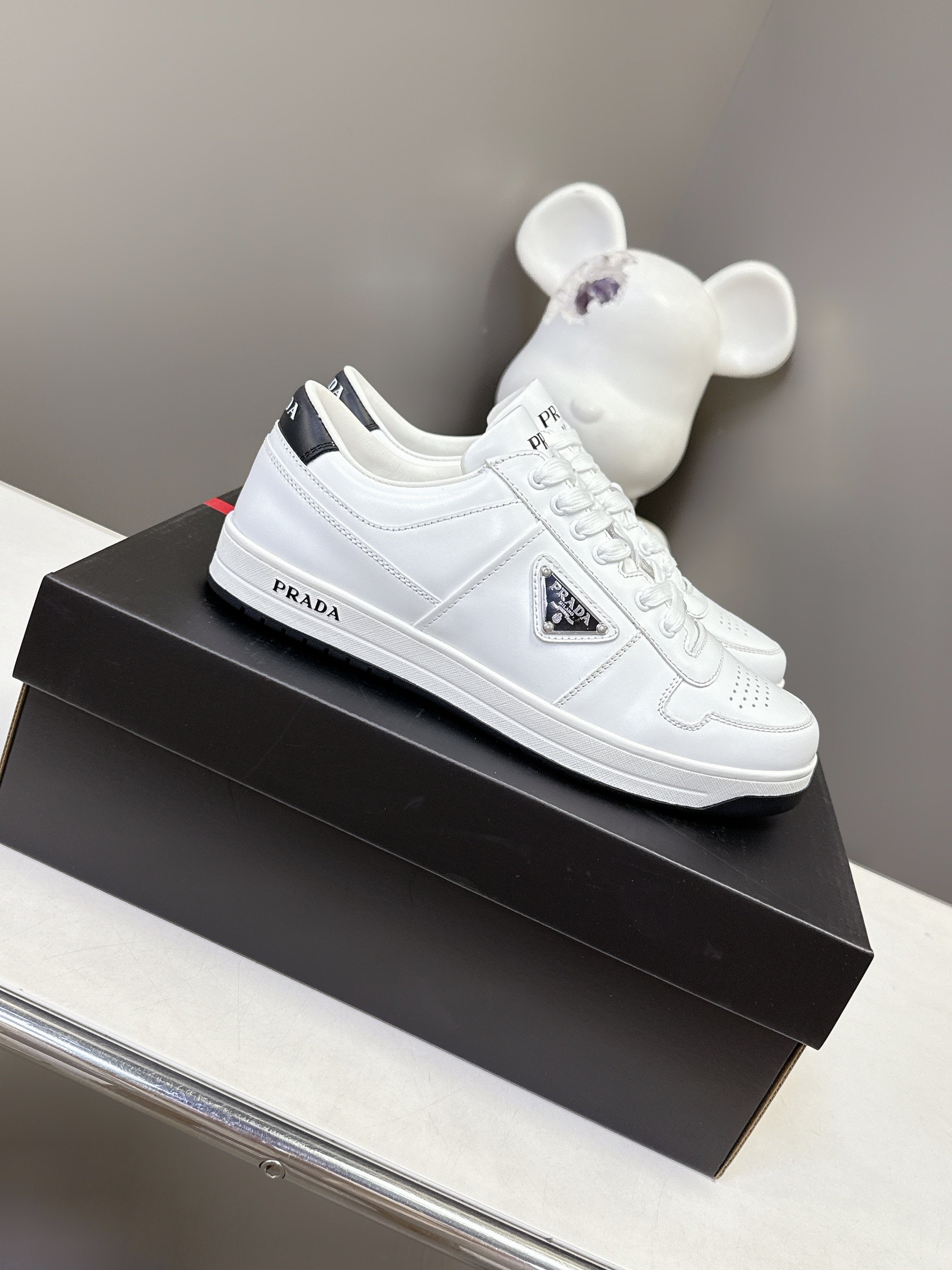 Luxury Shoes Prada Unisex
