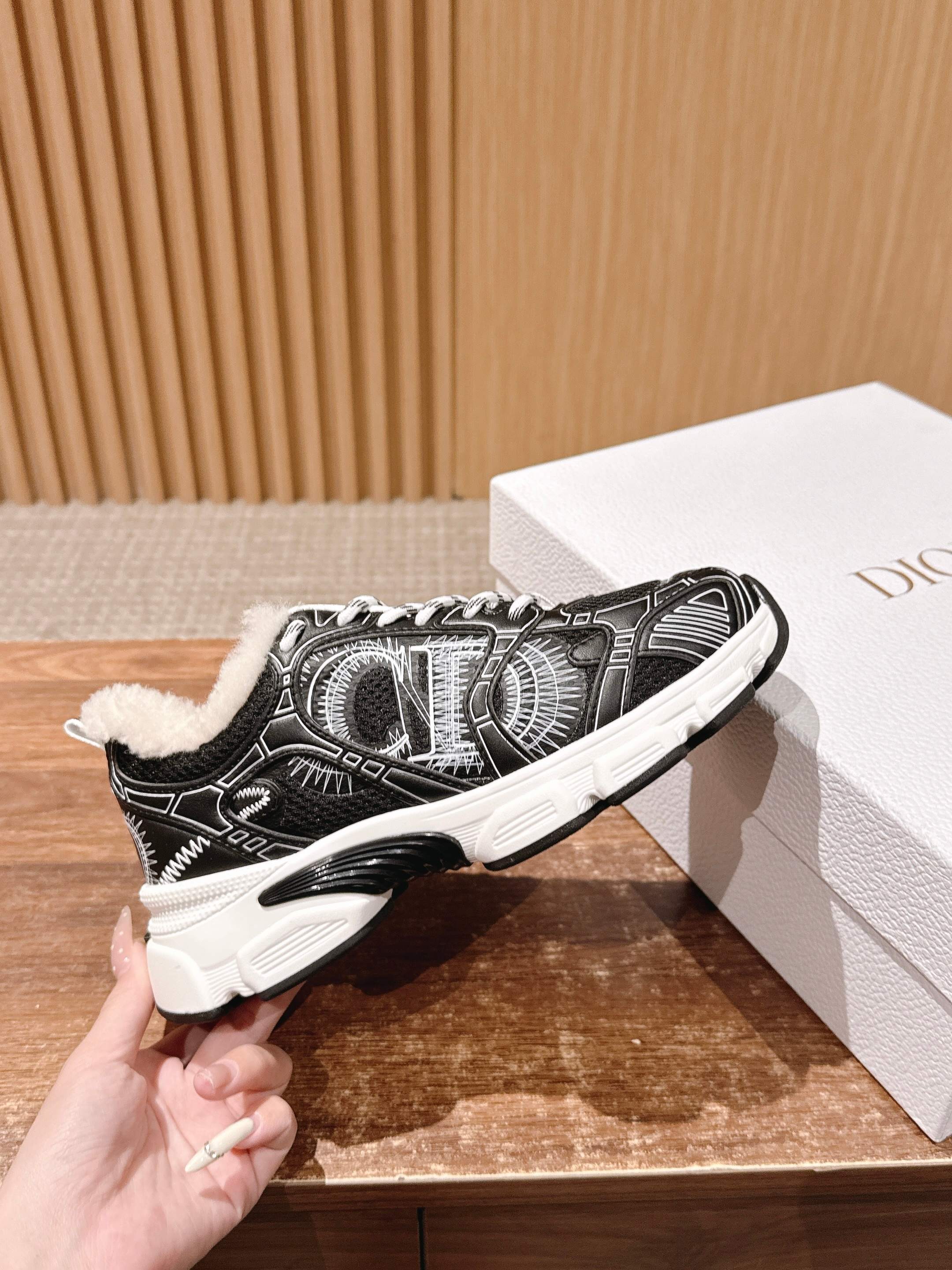 Luxury Shoes Dior Unisex