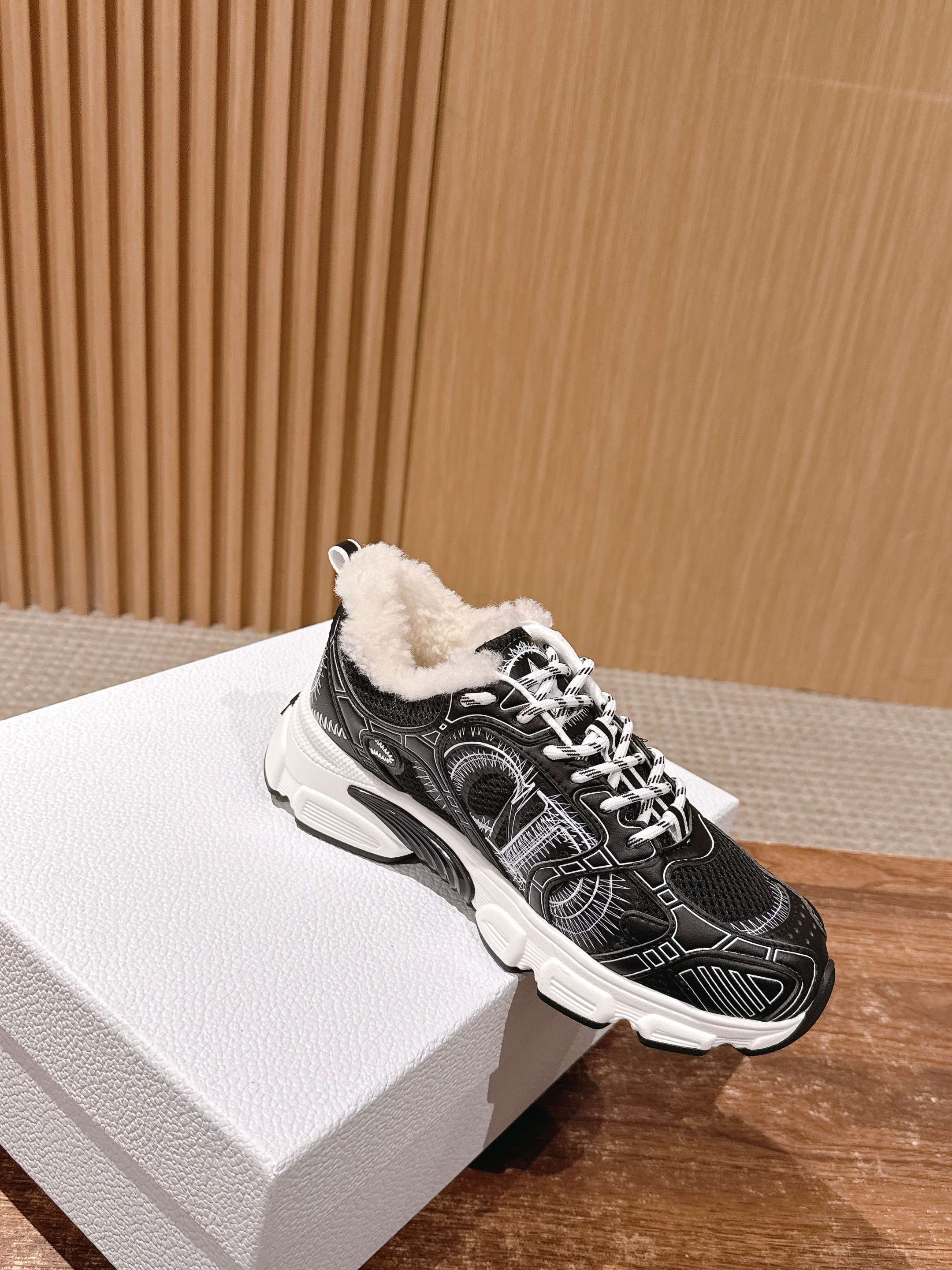 Luxury Shoes Dior Unisex