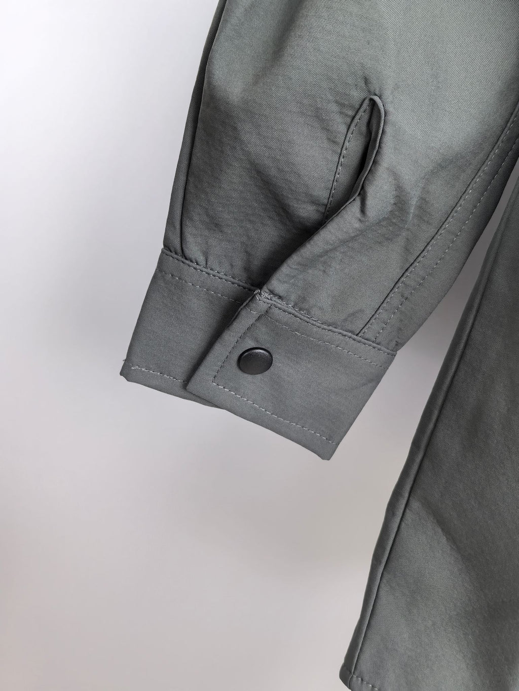 Dior long-sleeve button-up shirt cuff detail, dark gray, single button