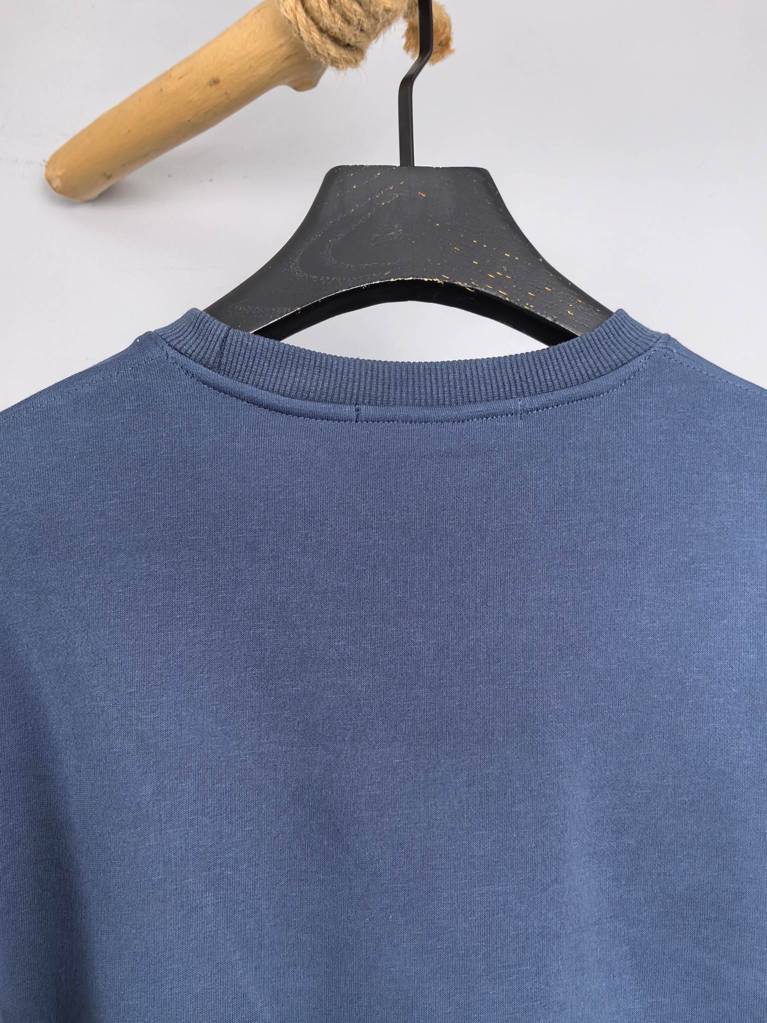 Louis Vuitton dark blue sweatshirt neckline with ribbed crew collar
