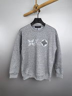 Heather gray long-sleeve sweatshirt with front graphic logo print