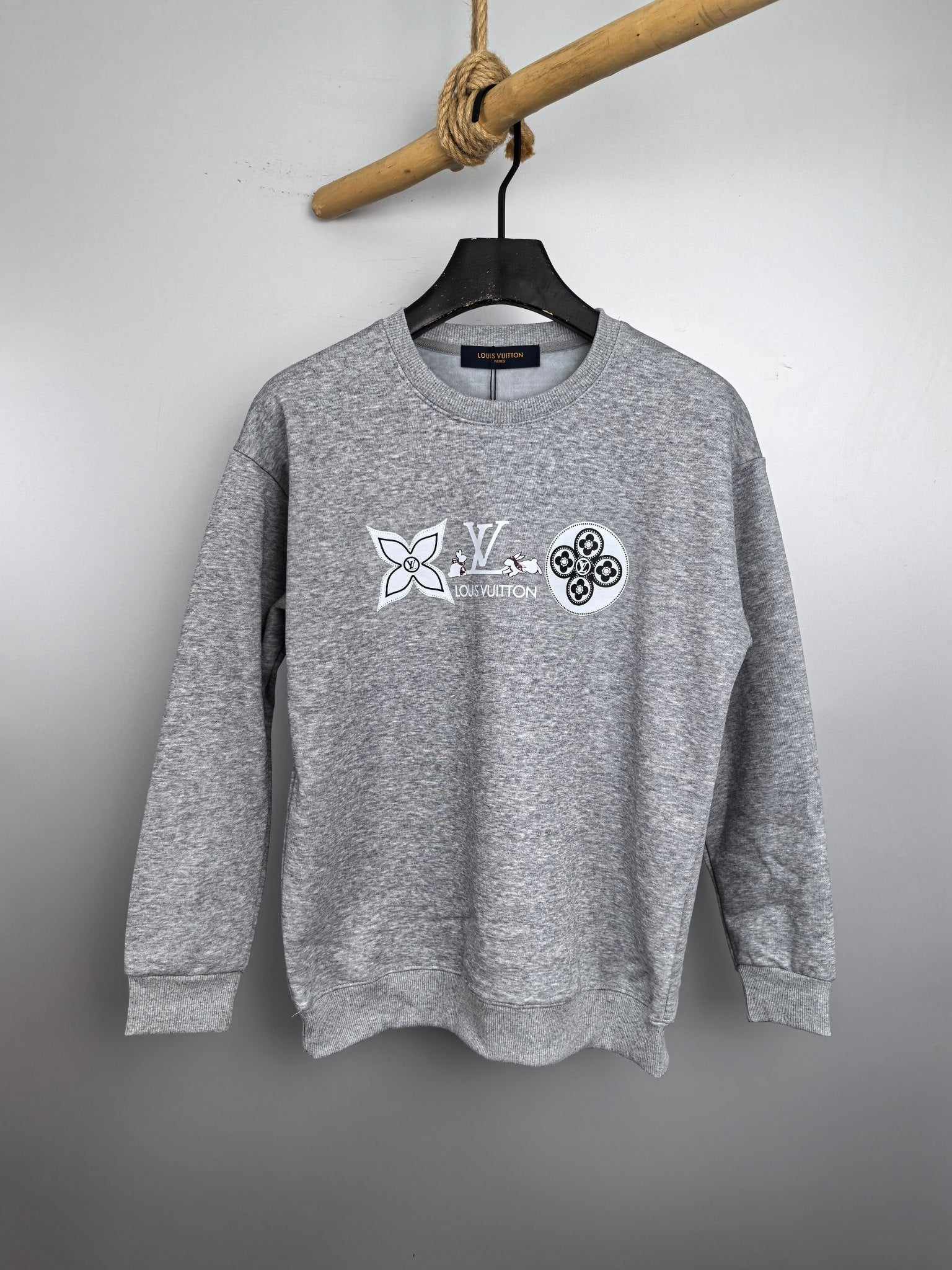 Heather gray long-sleeve sweatshirt with front graphic logo print