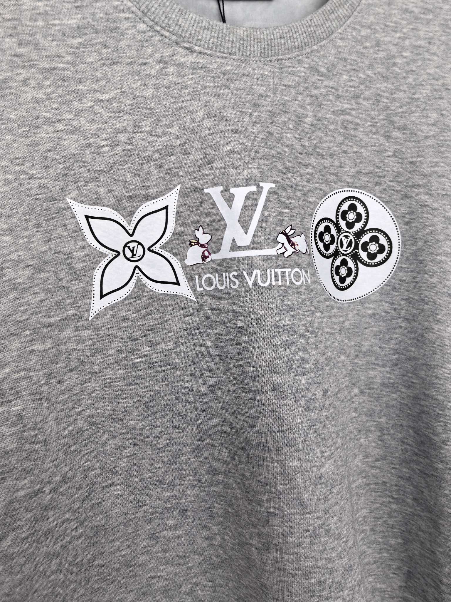 Heather gray long-sleeve sweatshirt with chest logo graphic print