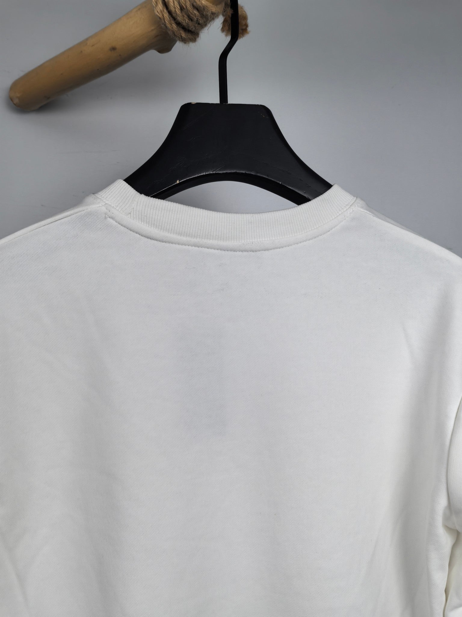Long-sleeve sweatshirt, white, back neckline view