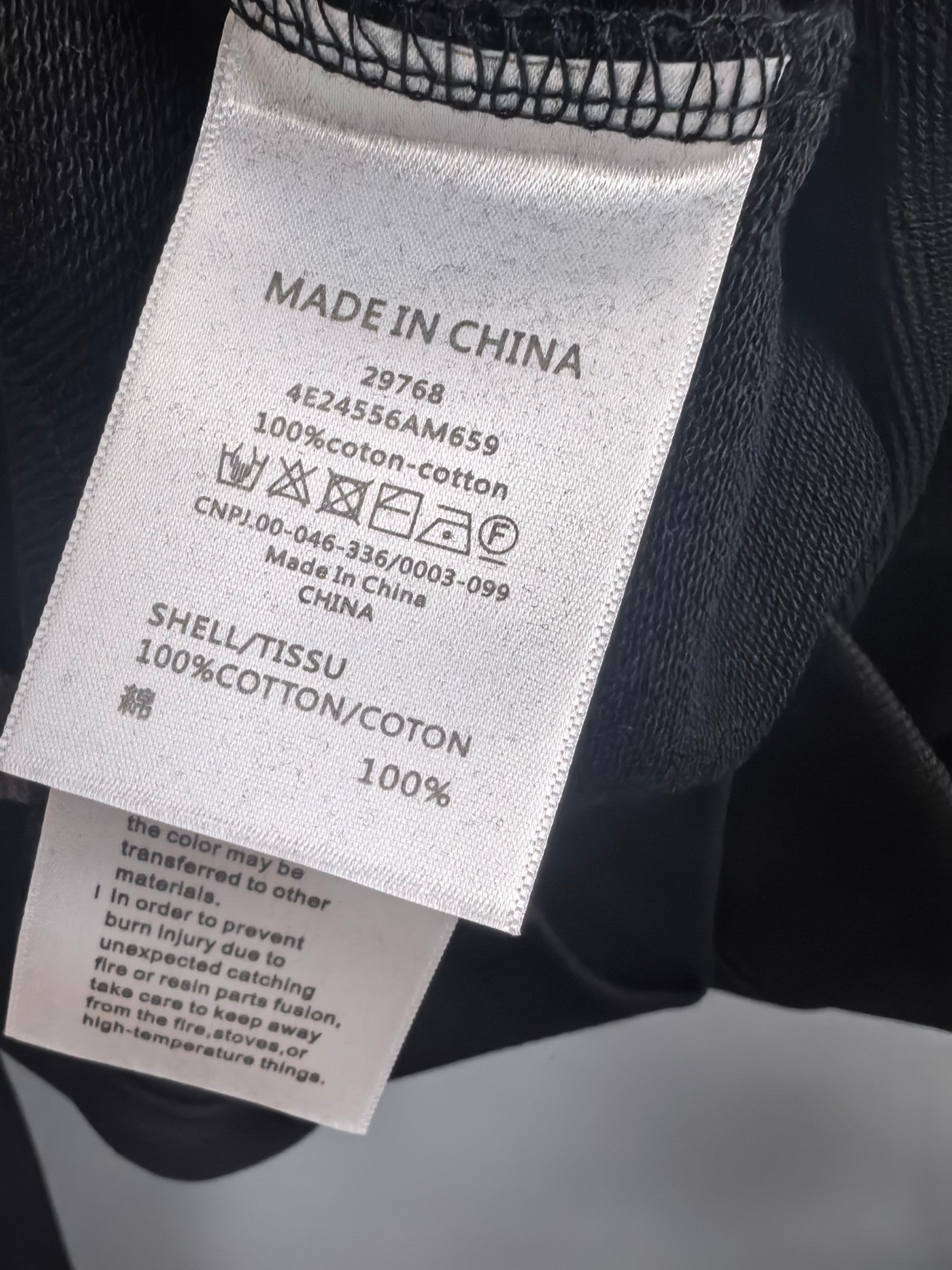 Gucci sweatshirt care label: made in China, 100% cotton