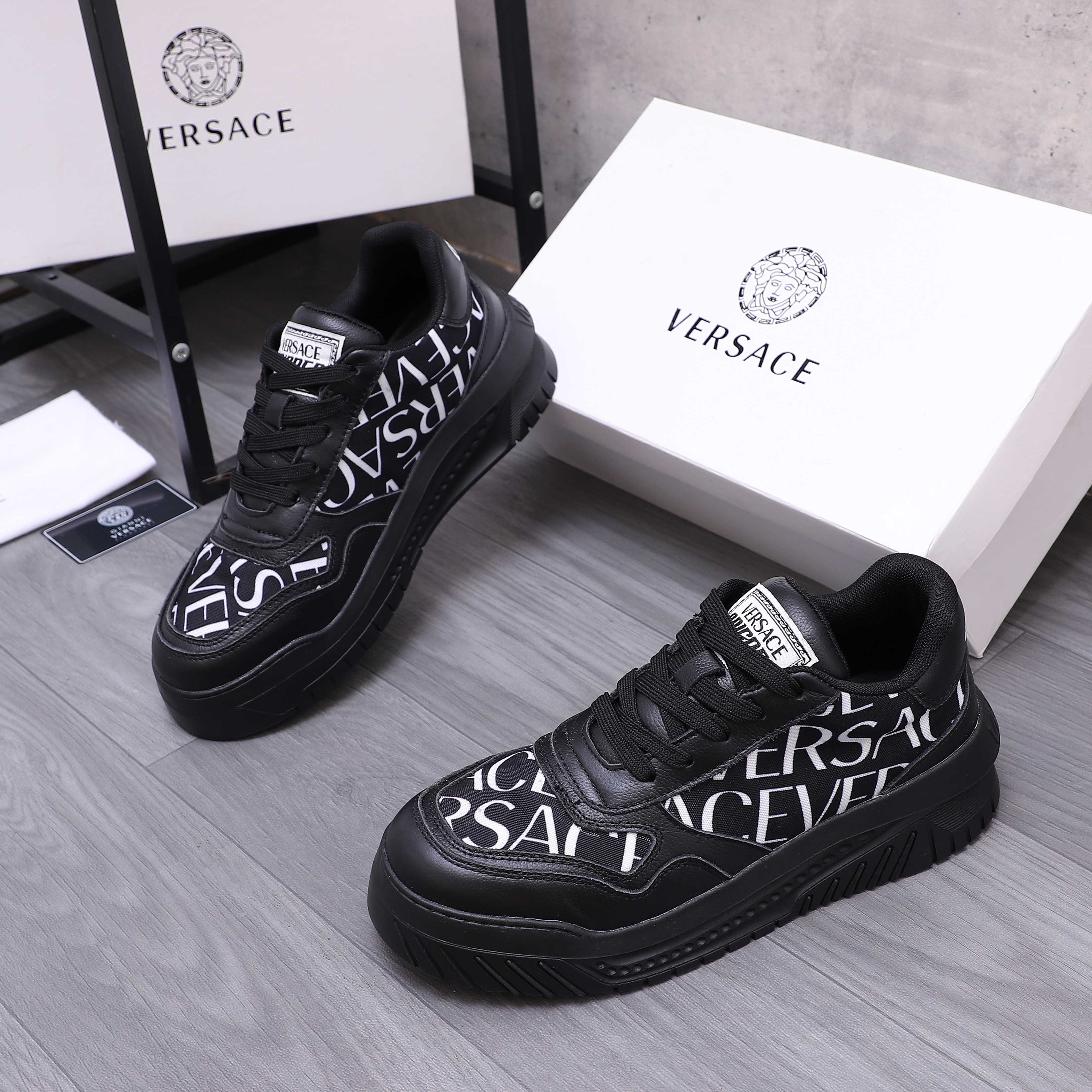 Luxury Shoes Versace