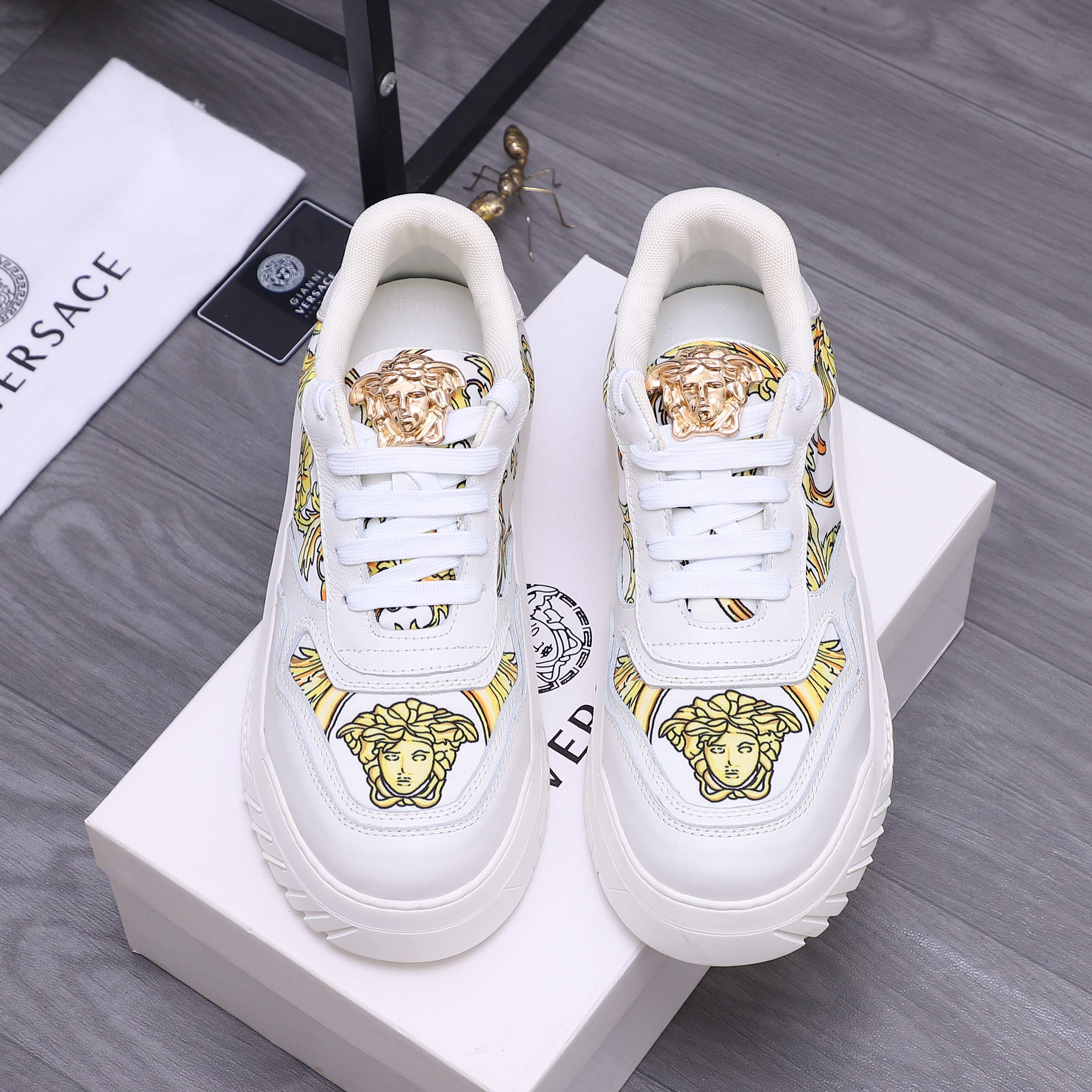 Luxury Shoes Versace
