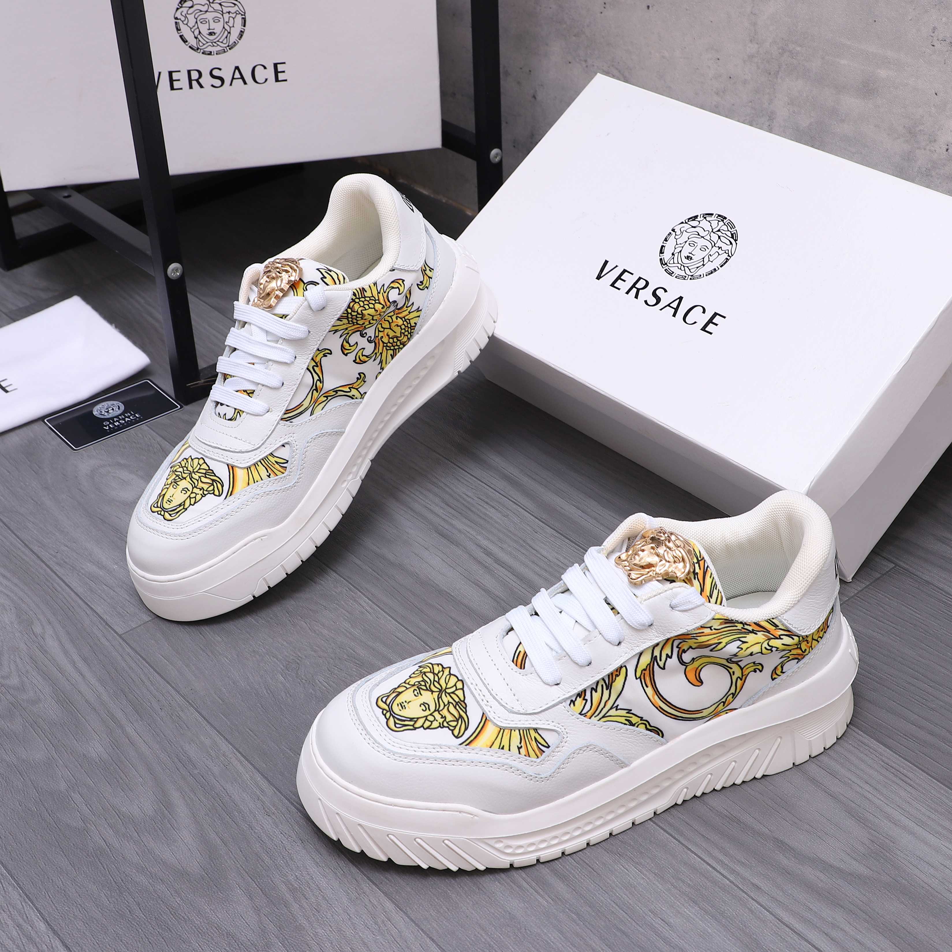 Luxury Shoes Versace