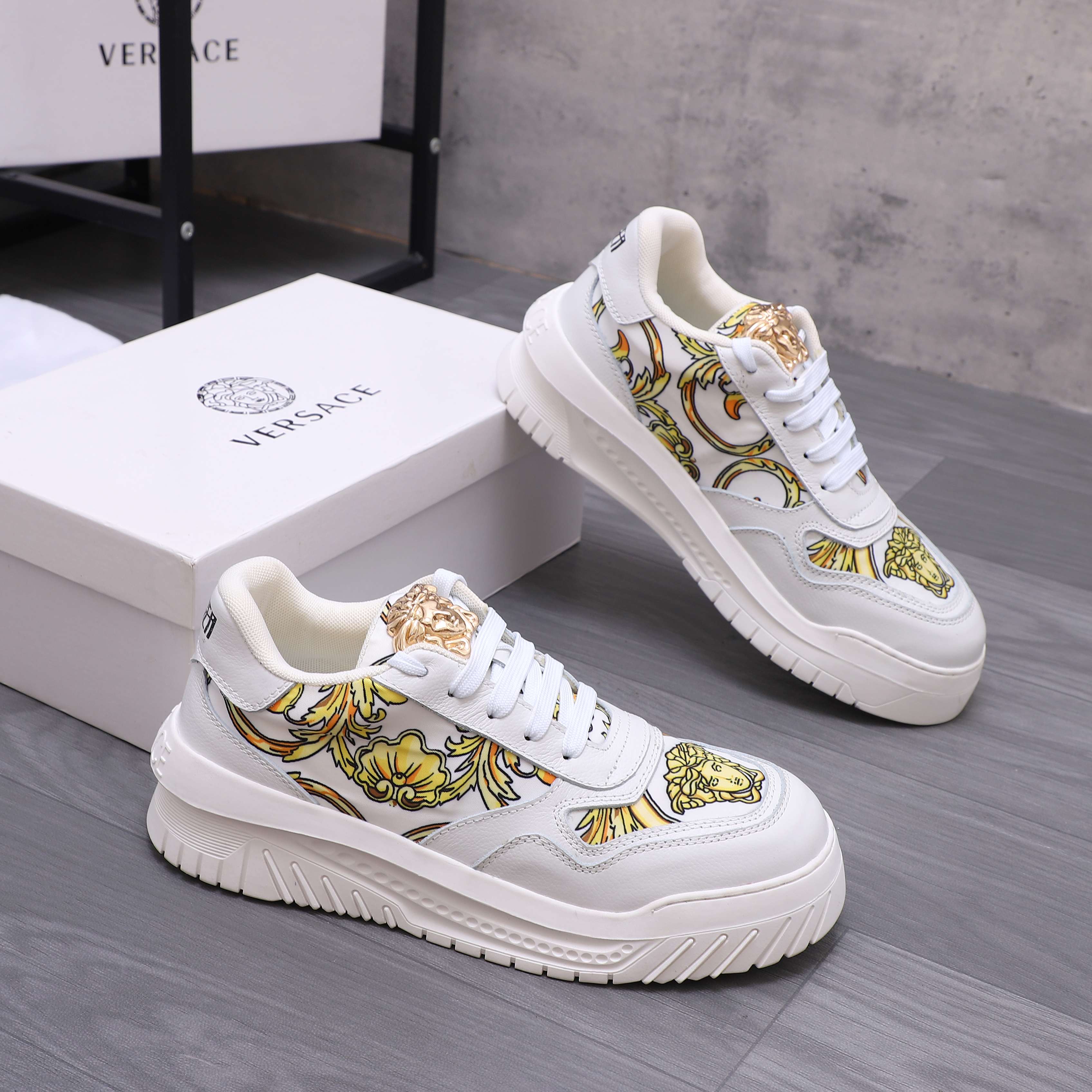 Luxury Shoes Versace