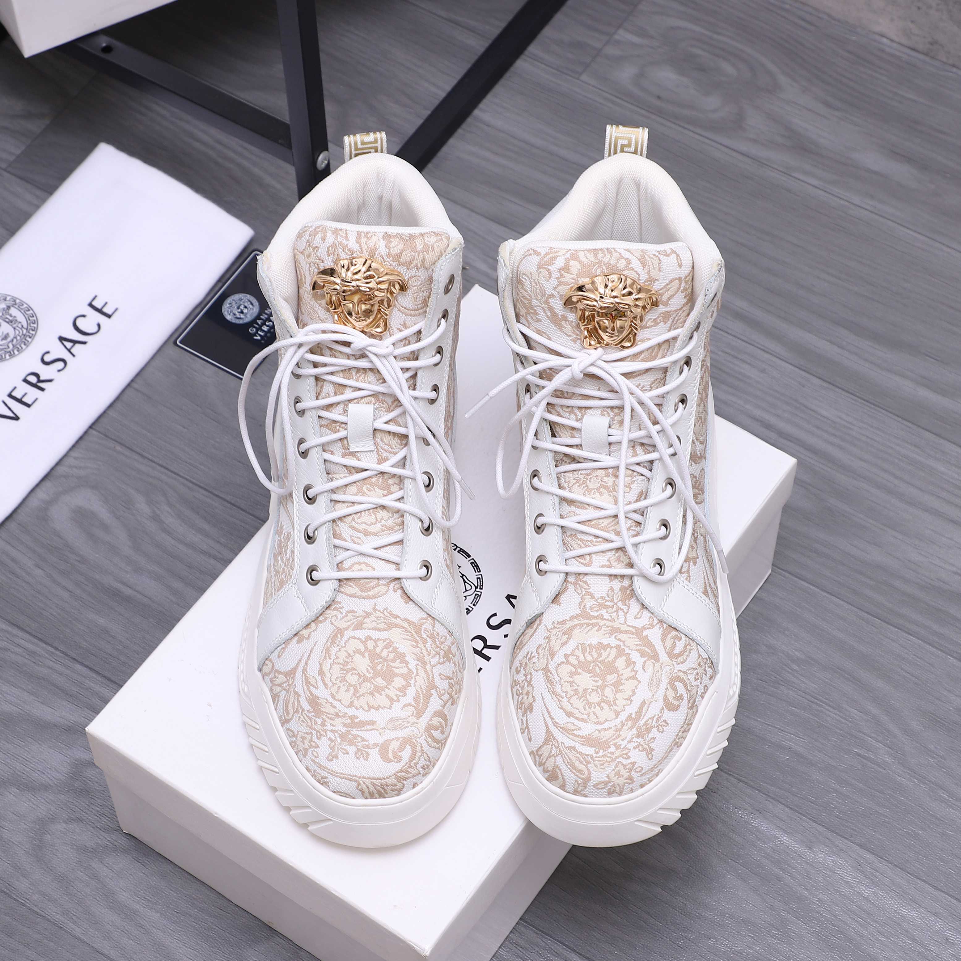 Luxury Shoes Versace