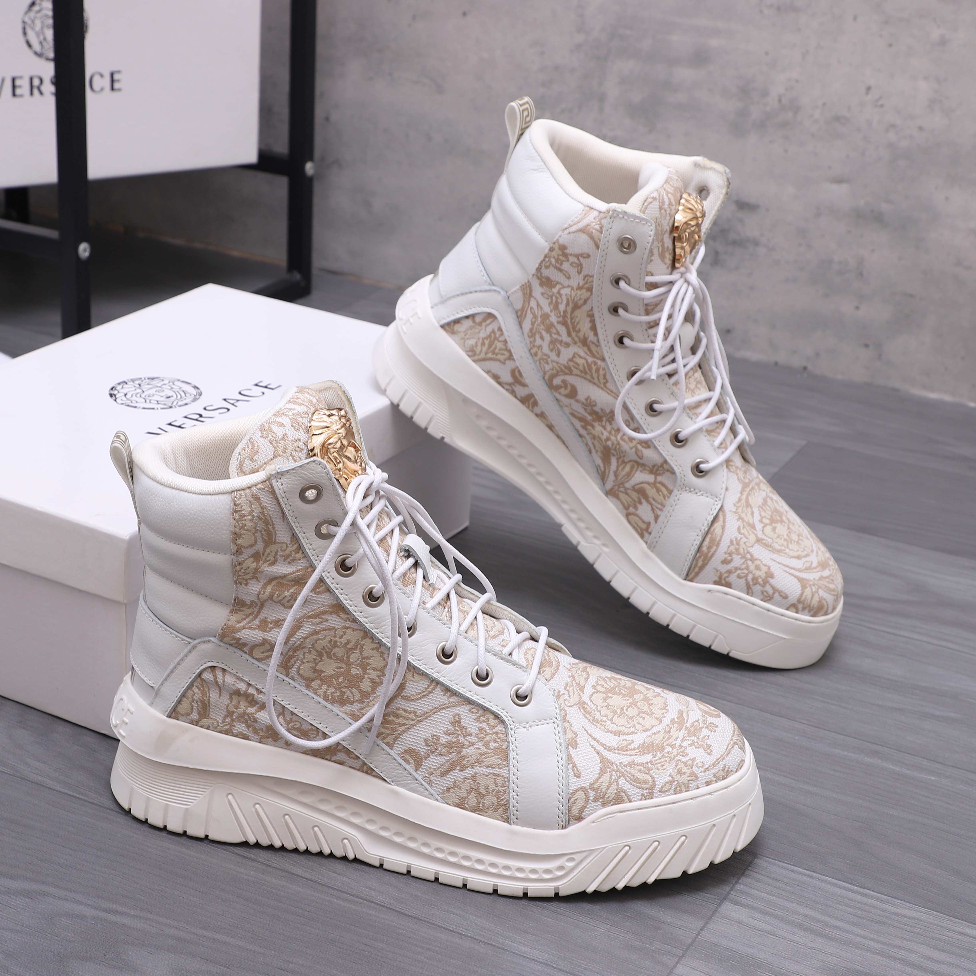Luxury Shoes Versace