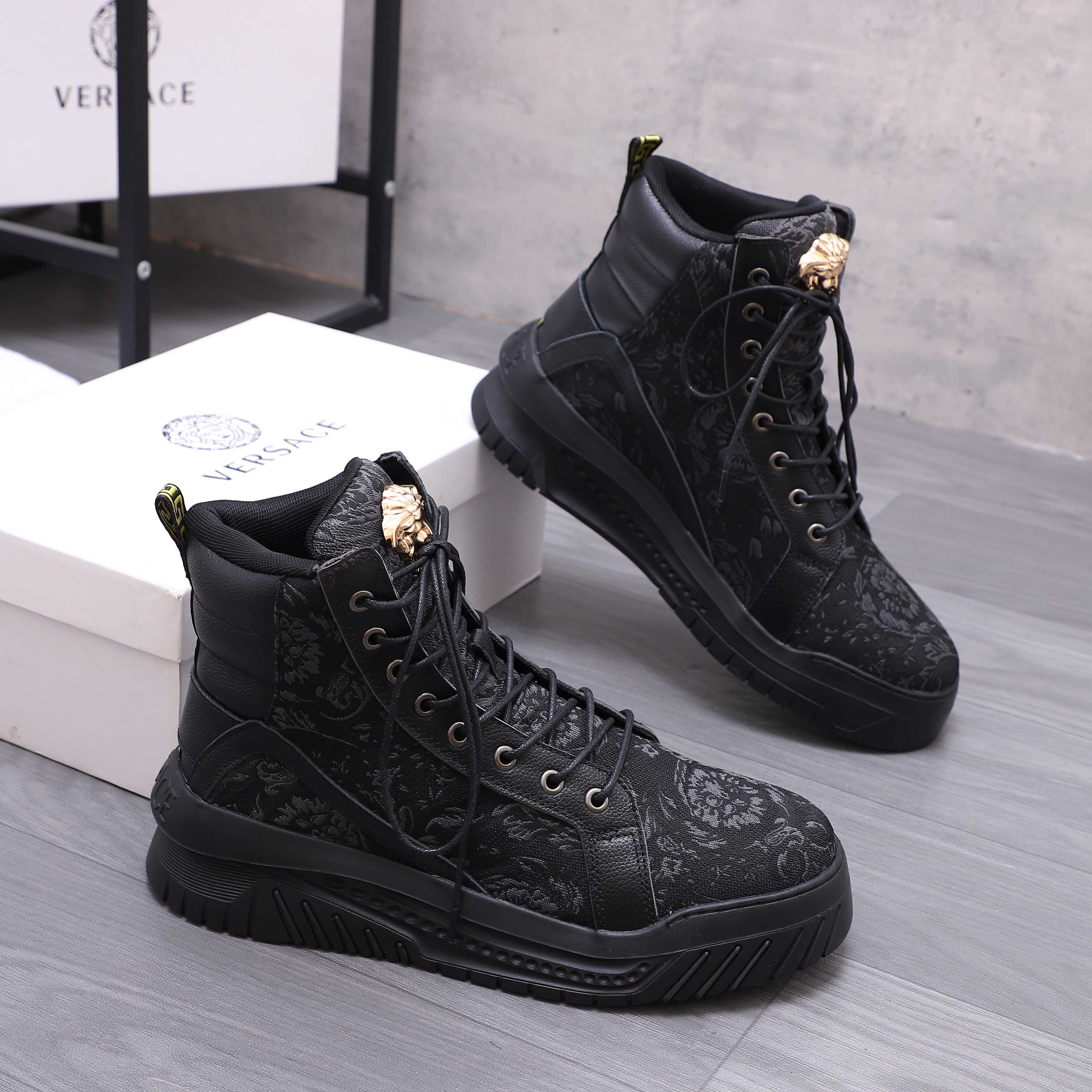 Luxury Shoes Versace